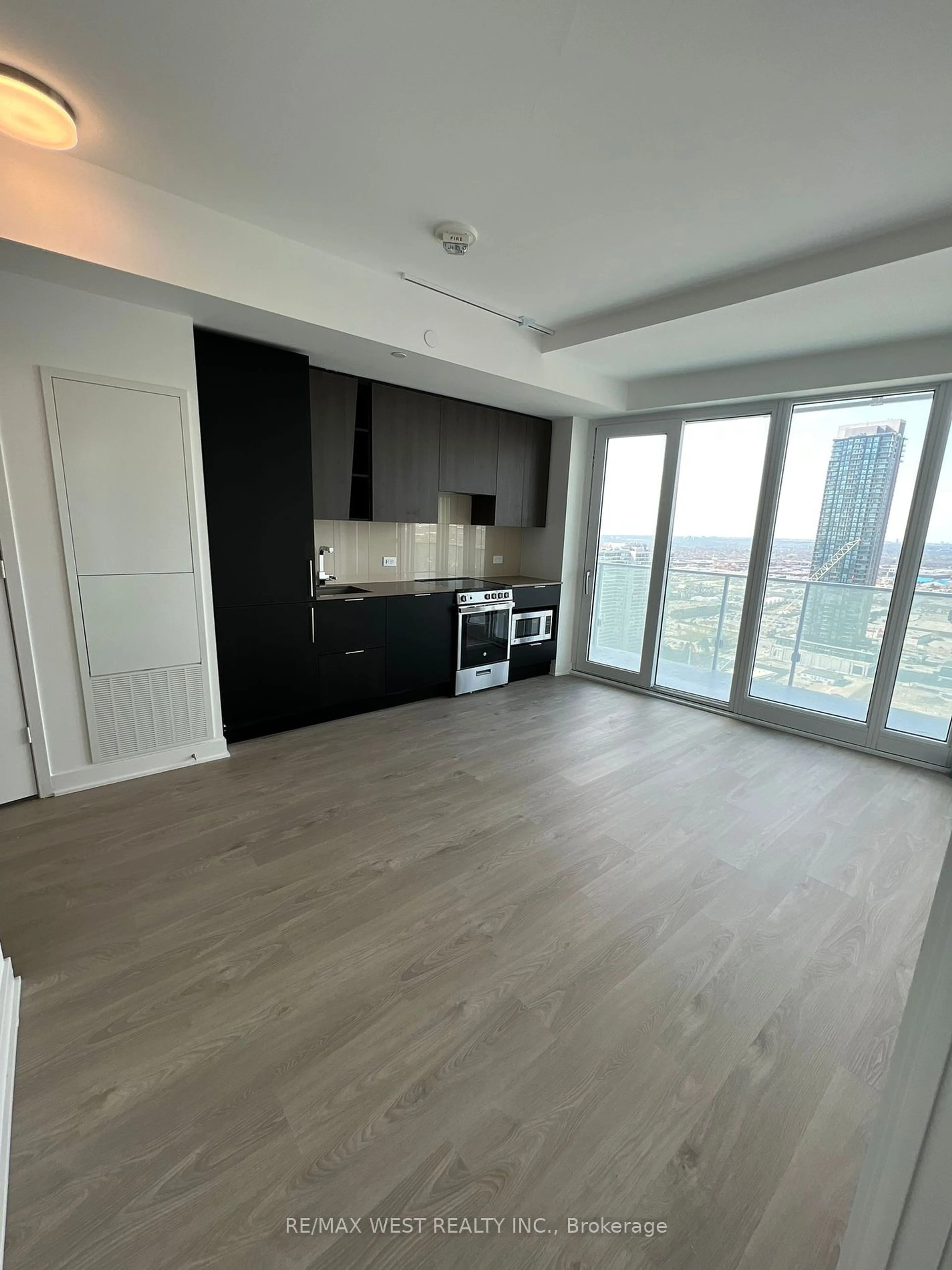 A pic of a room for 3900 Confederation Pkwy #2708, Mississauga Ontario L5B 0M3