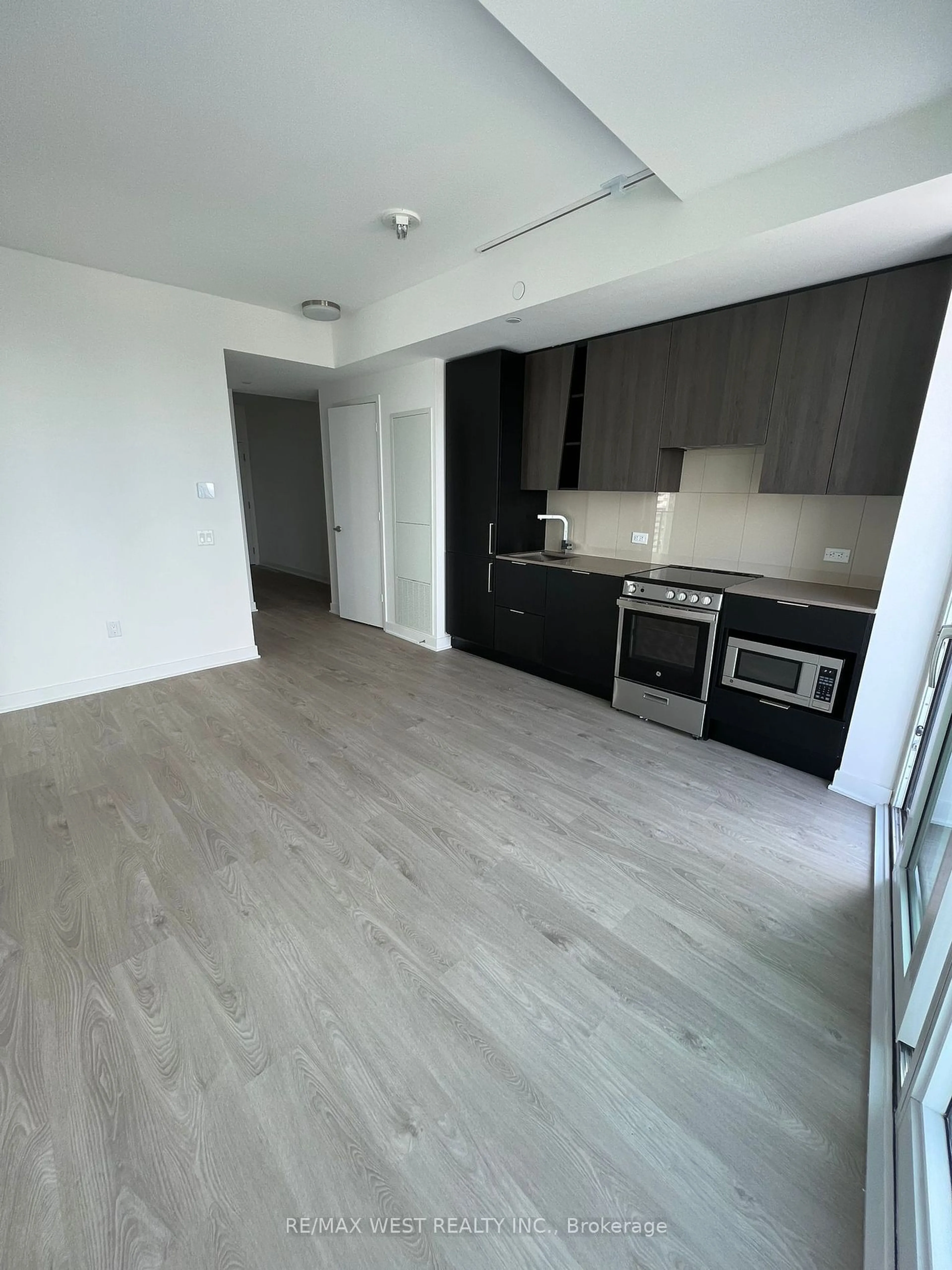 A pic of a room for 3900 Confederation Pkwy #2708, Mississauga Ontario L5B 0M3