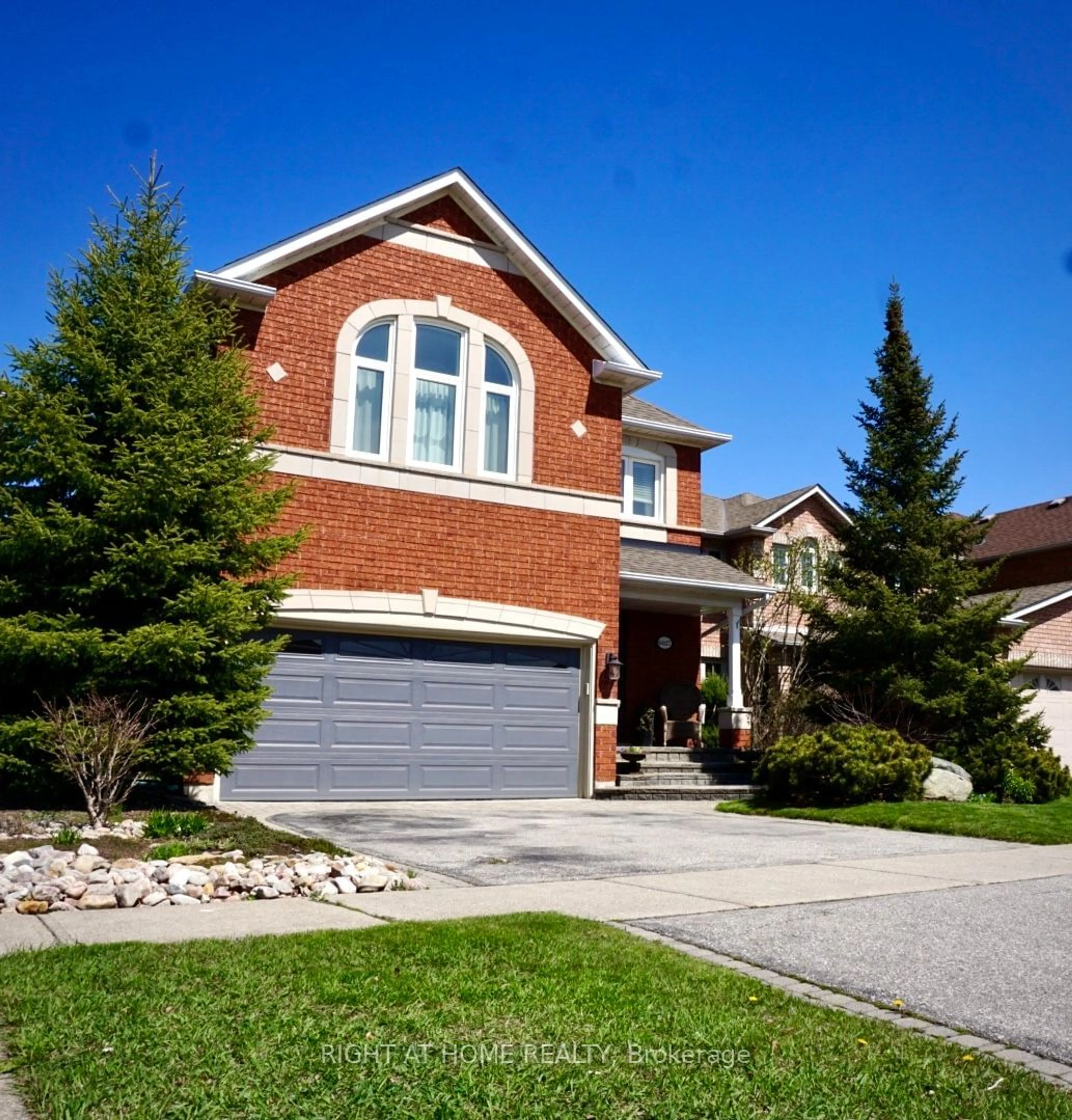 Home with brick exterior material for 6027 Maple Gate Circ, Mississauga Ontario L5N 7A7