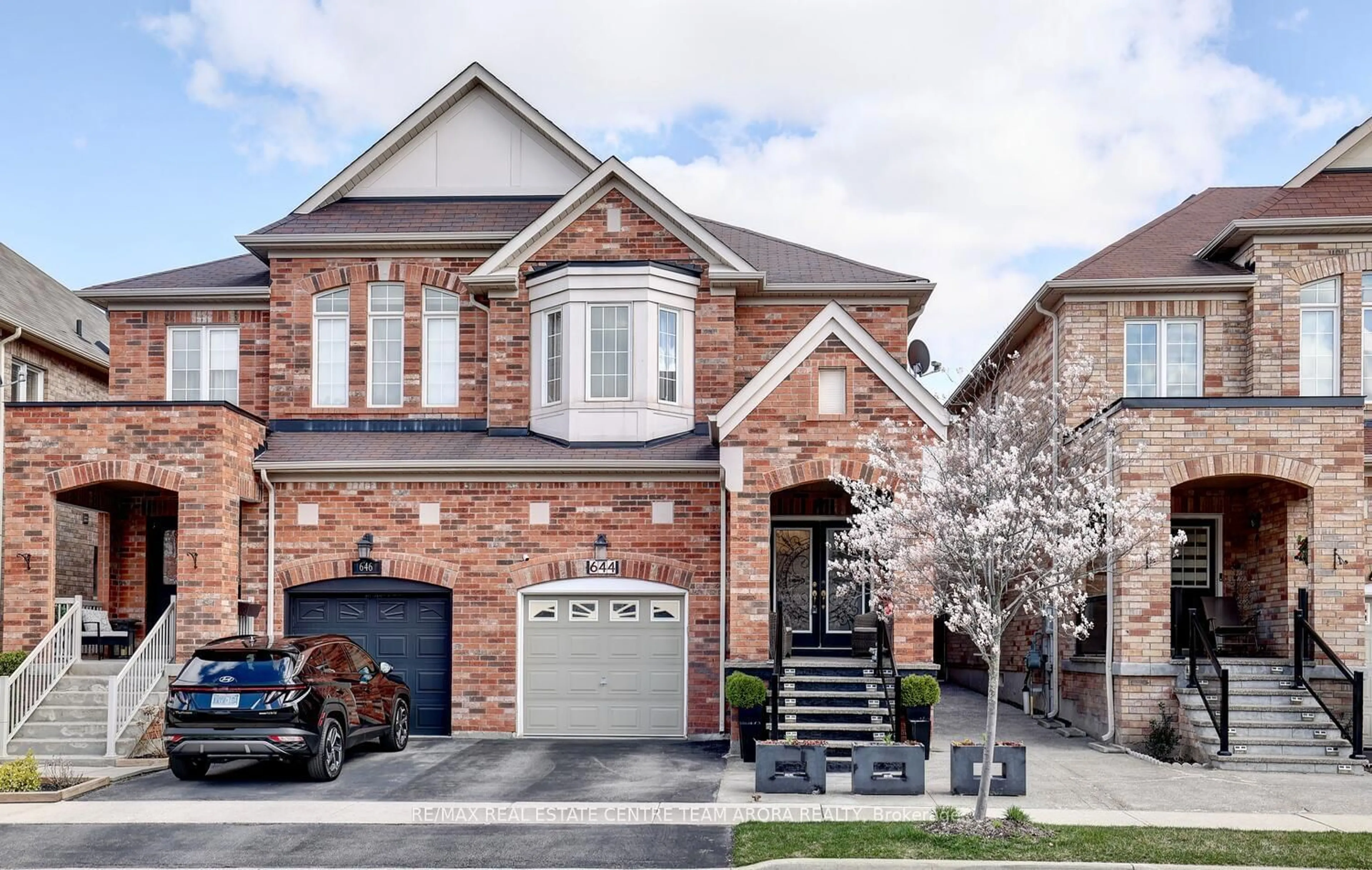 Home with brick exterior material for 644 Lott Cres, Milton Ontario L9T 7P7