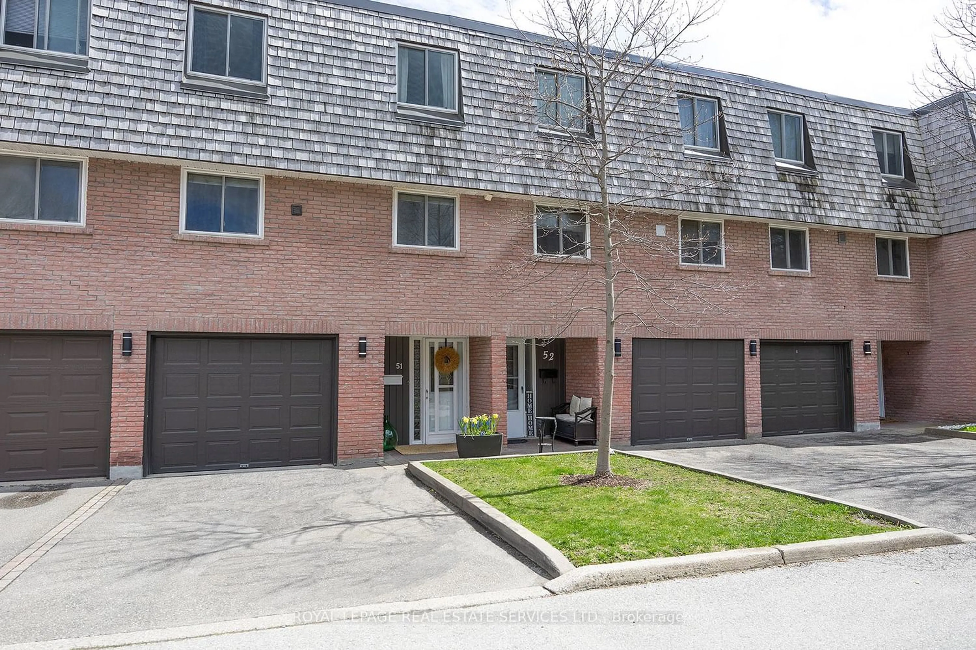 A pic from exterior of the house or condo for 2145 Sherobee Rd #51, Mississauga Ontario L5A 3G8
