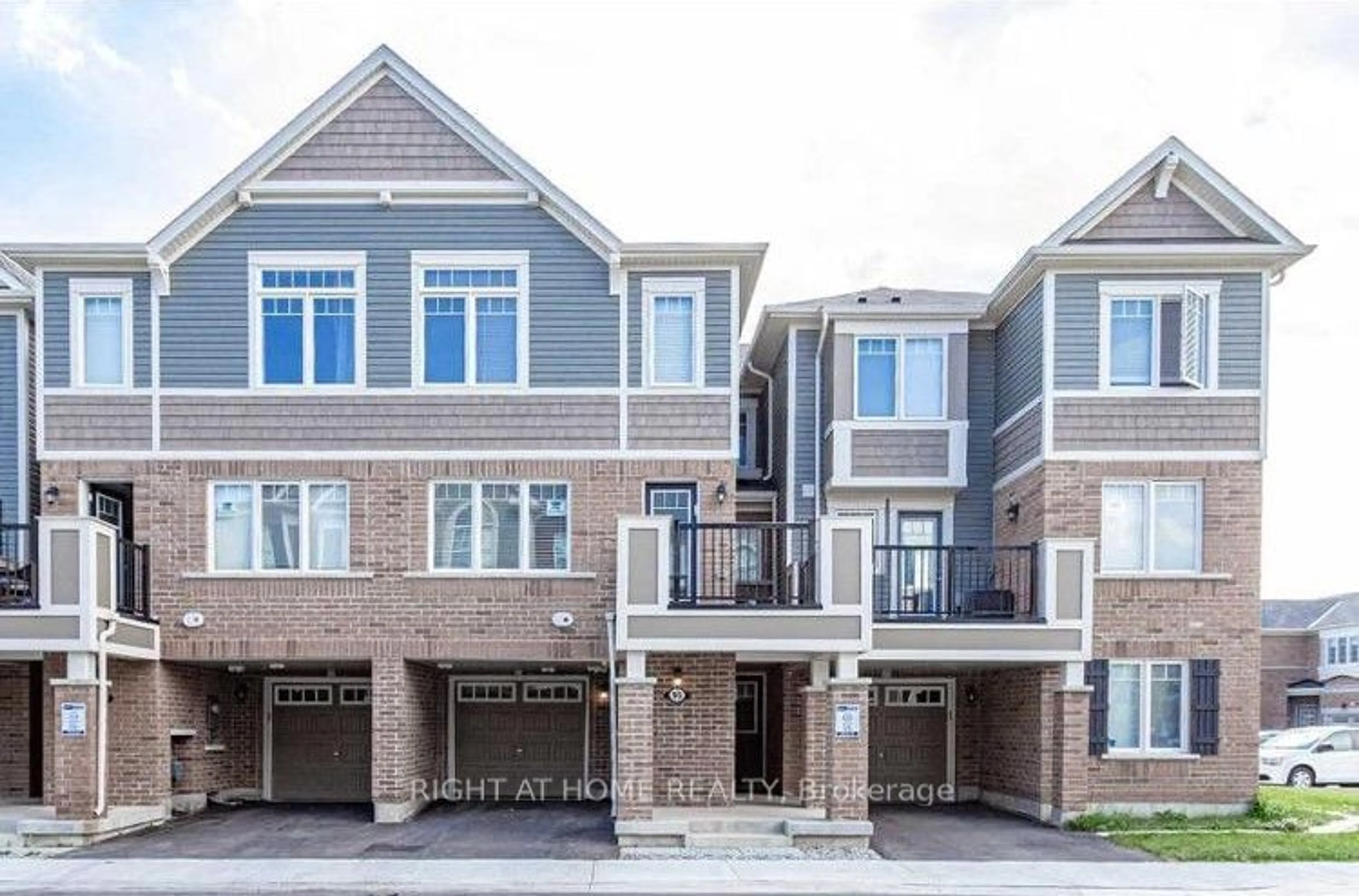 A pic from exterior of the house or condo for 1000 Asleton Blvd #95, Milton Ontario L9T 9L4