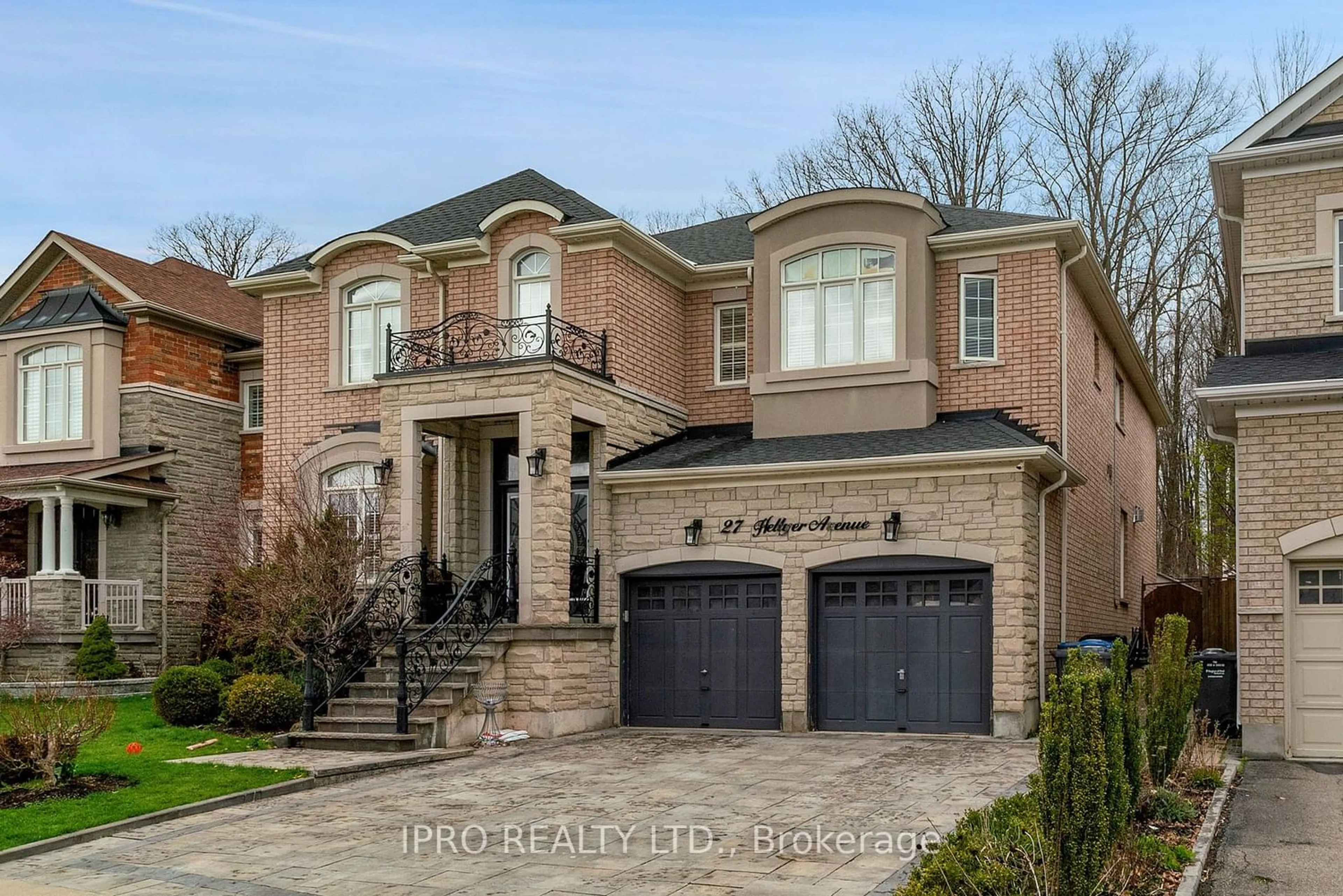 Home with brick exterior material for 27 Hellyer Ave, Brampton Ontario L6Y 0M3