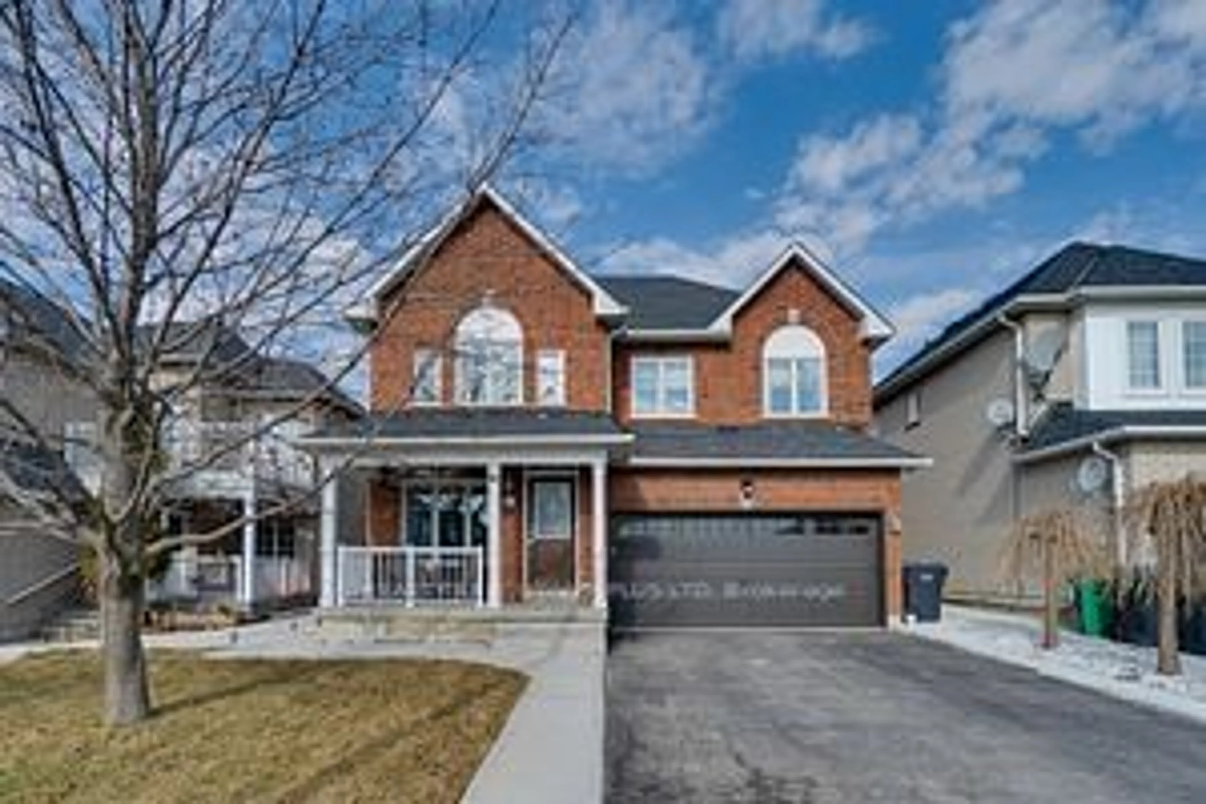 Home with brick exterior material for 3173 Innisdale Rd, Mississauga Ontario L5N 7T3
