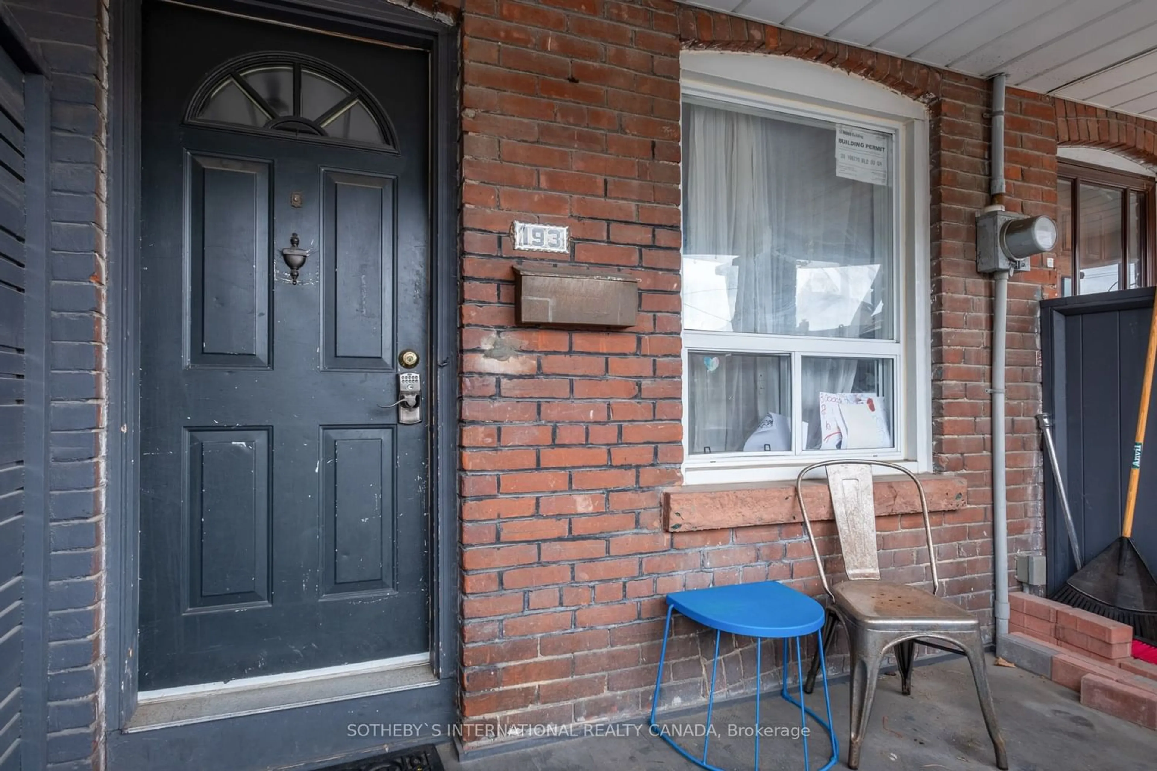 Patio for 193 Emerson Ave, Toronto Ontario M6H 3T7