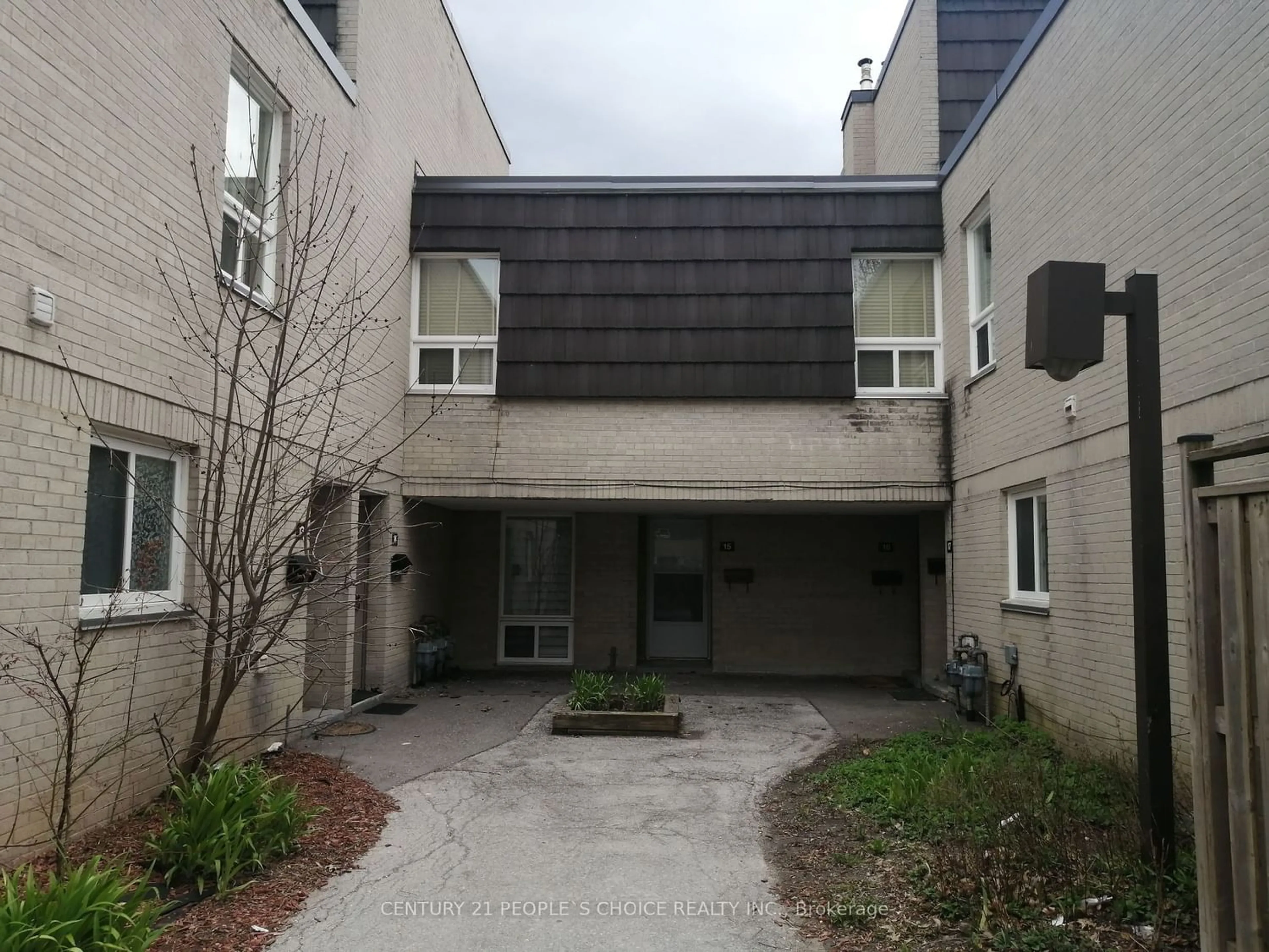A pic from exterior of the house or condo for 23 Four Winds Dr #14, Toronto Ontario M3J 1K7