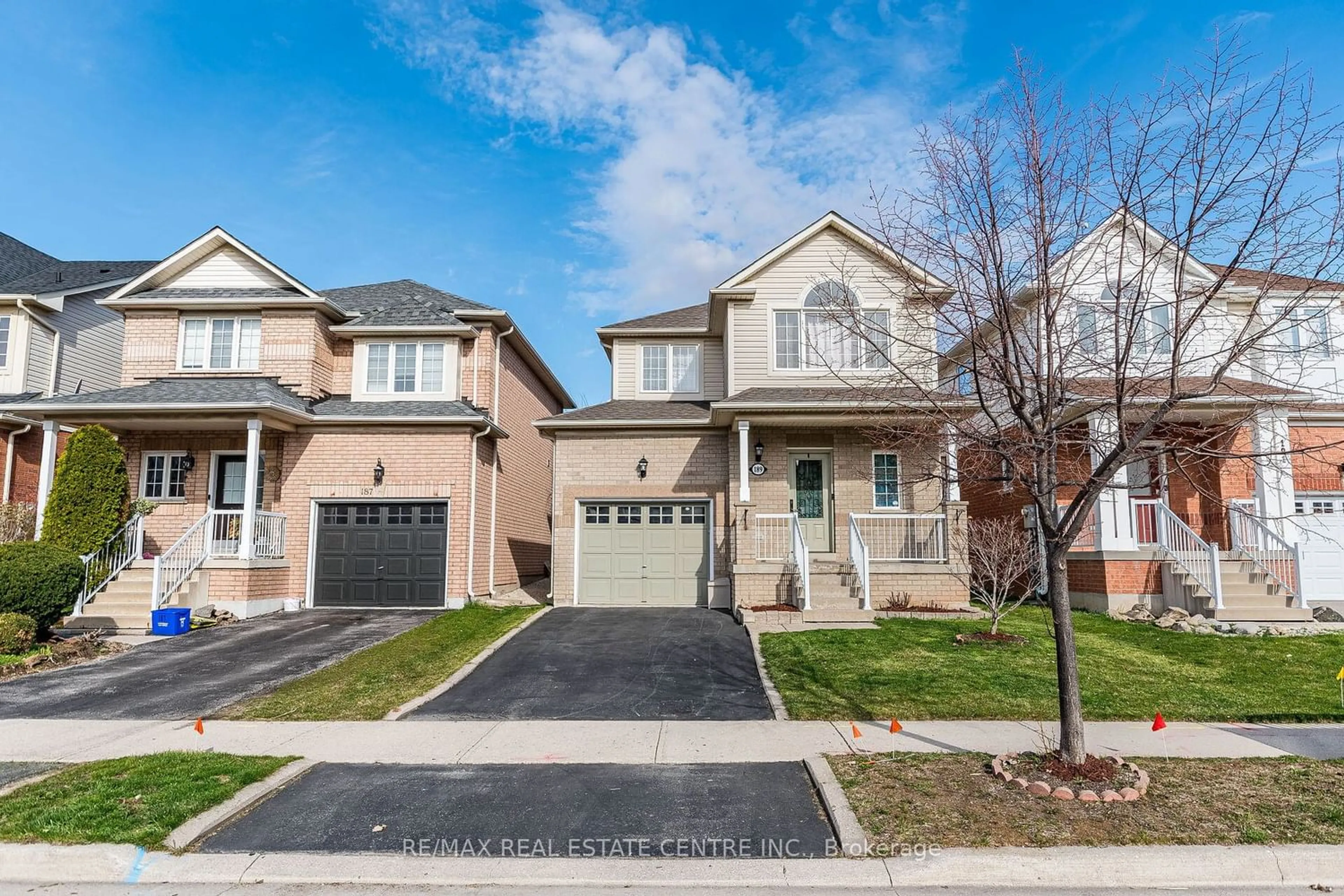 Frontside or backside of a home for 189 Featherstone Rd, Milton Ontario L9T 6B8
