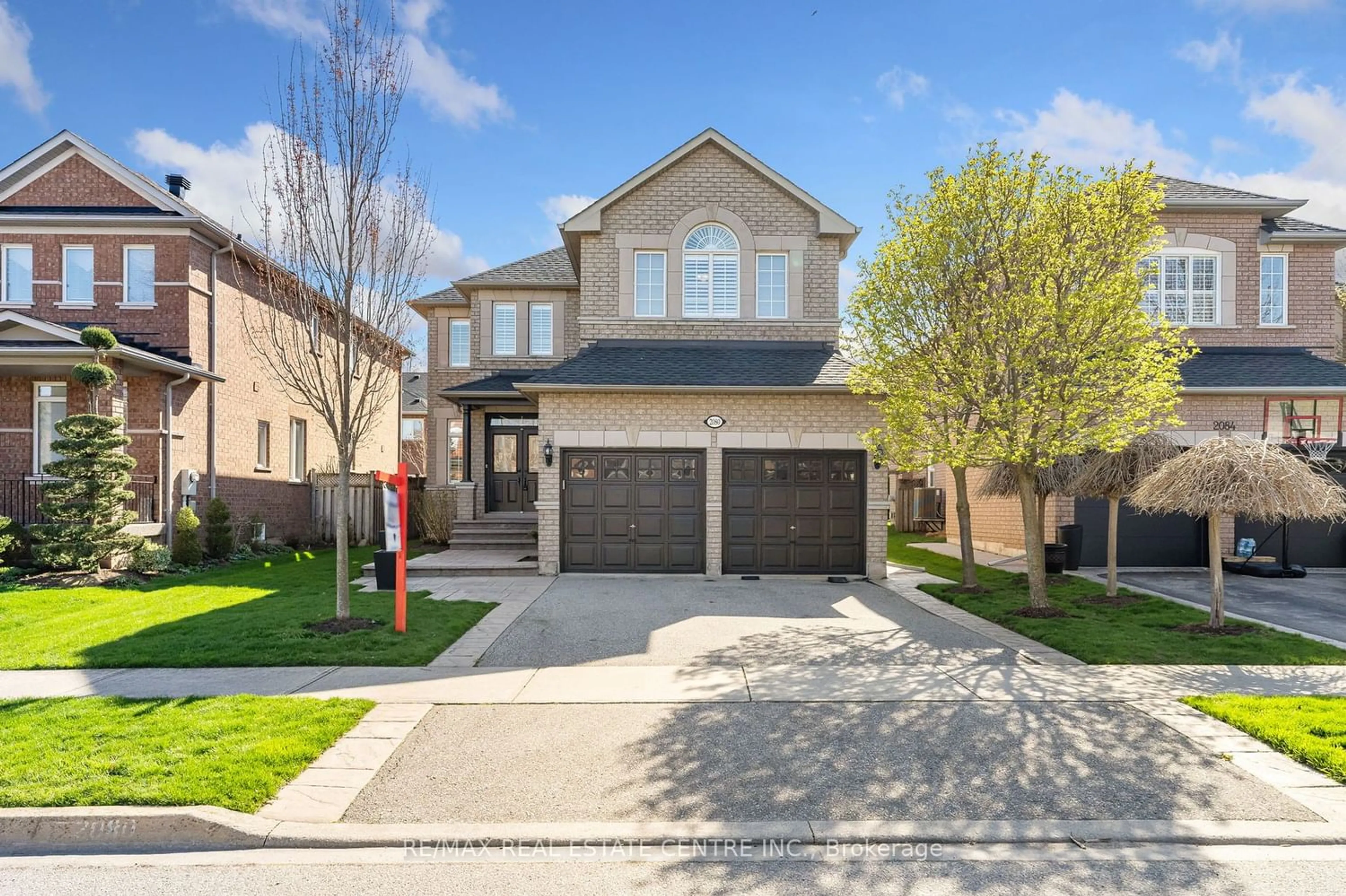 Home with brick exterior material for 2080 Forestview Tr, Oakville Ontario L6M 3W4