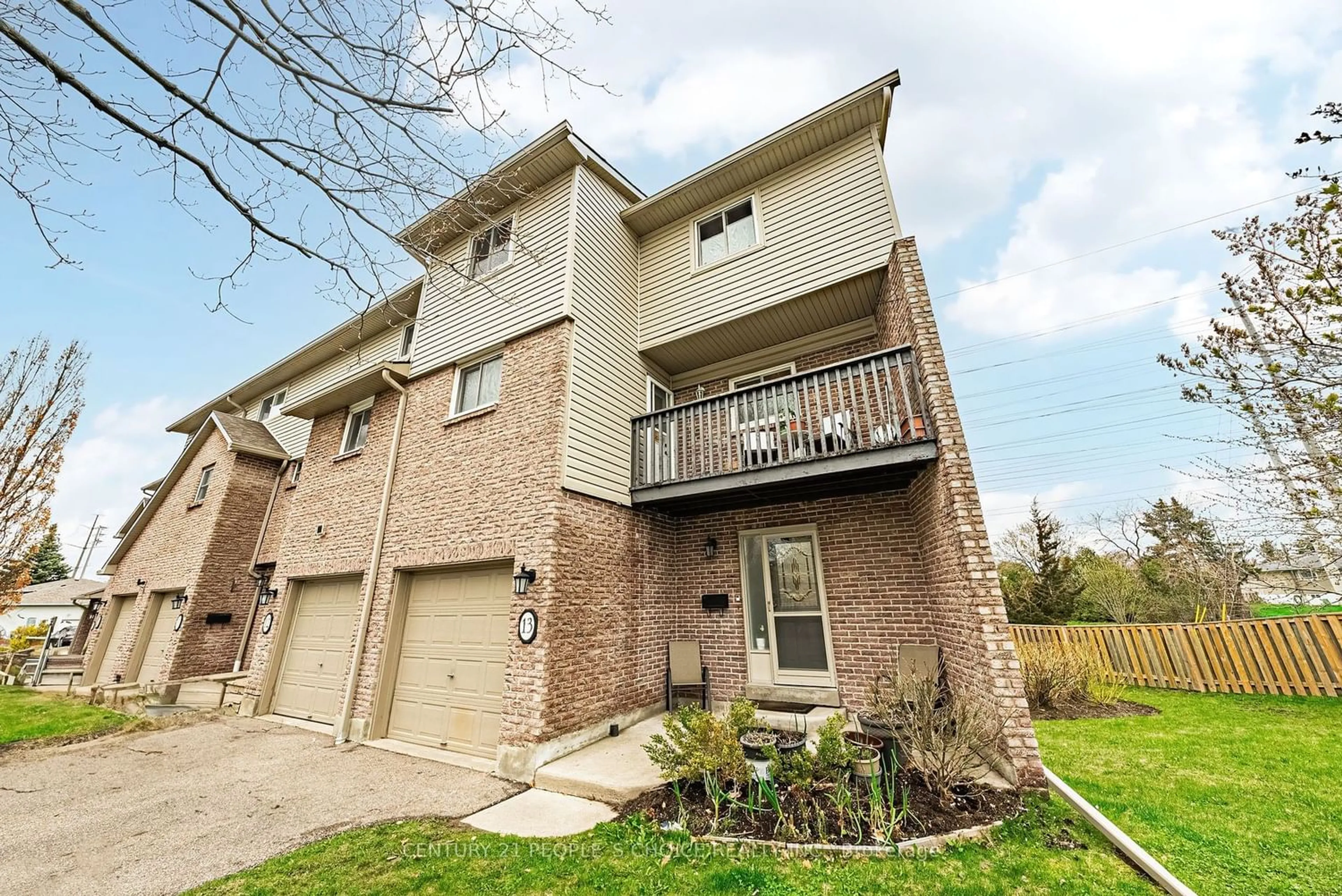 A pic from exterior of the house or condo for 2075 Asta Dr #13, Mississauga Ontario L5A 2T5