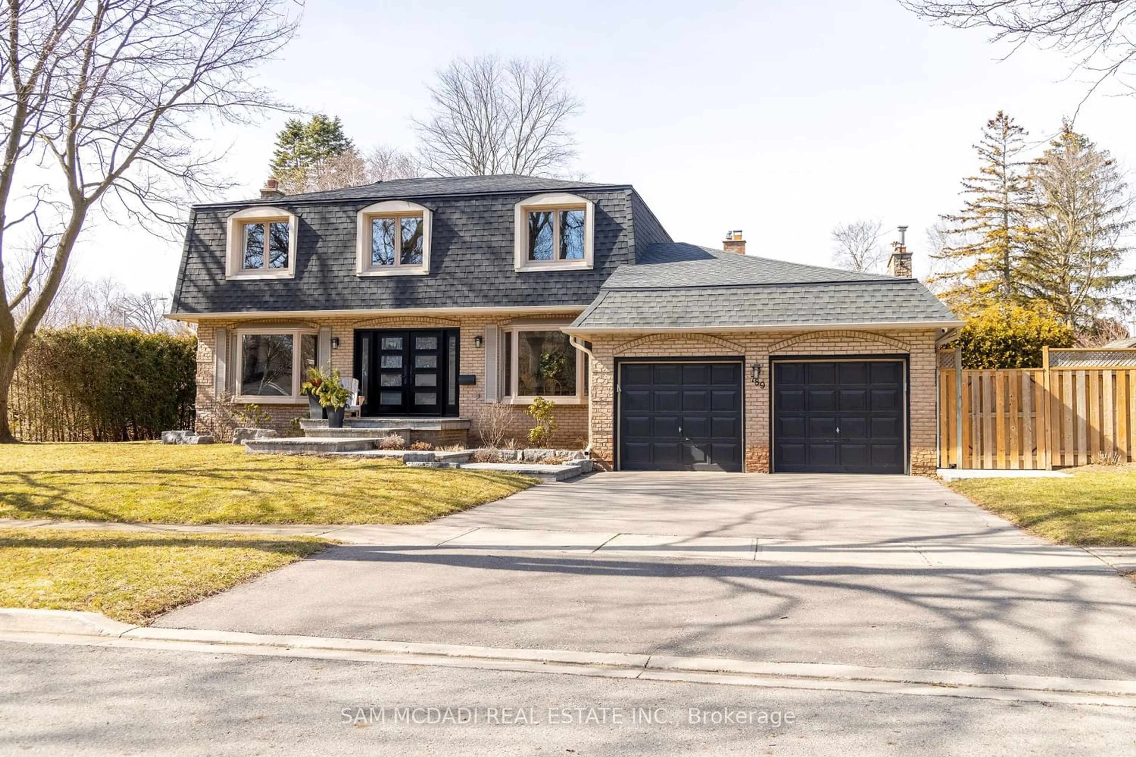 Home with brick exterior material for 789 Edistel Cres, Mississauga Ontario L5H 1T3