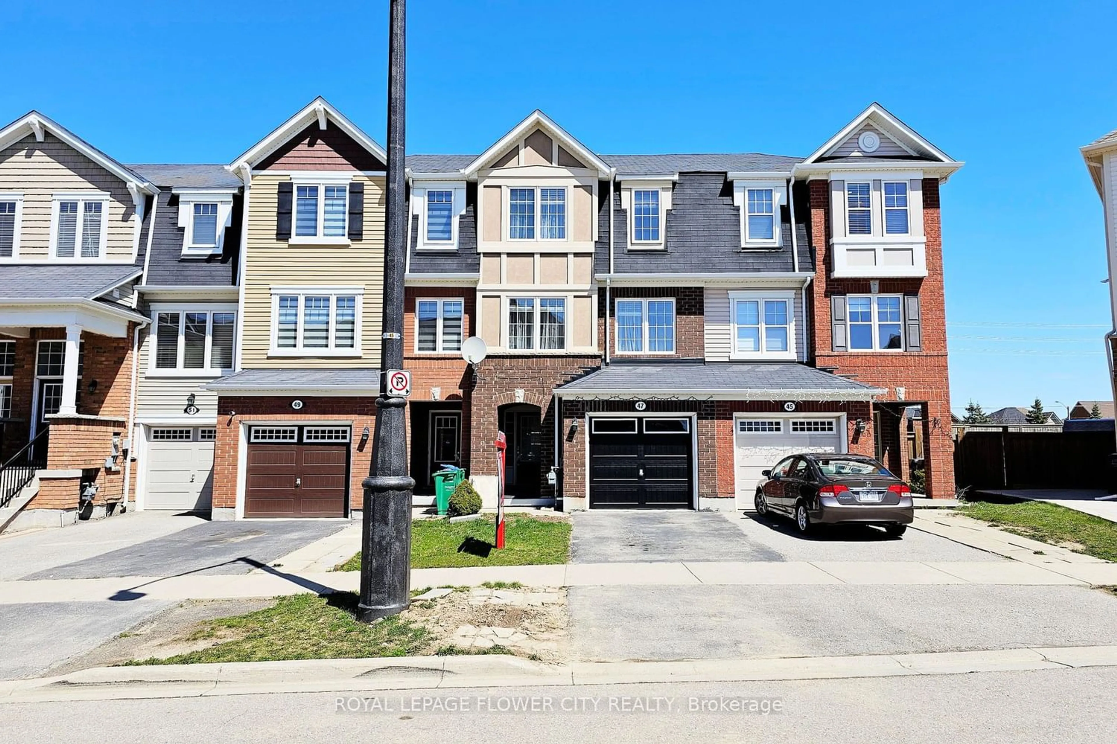 A pic from exterior of the house or condo for 47 Mercedes Rd, Brampton Ontario L7A 0Z2