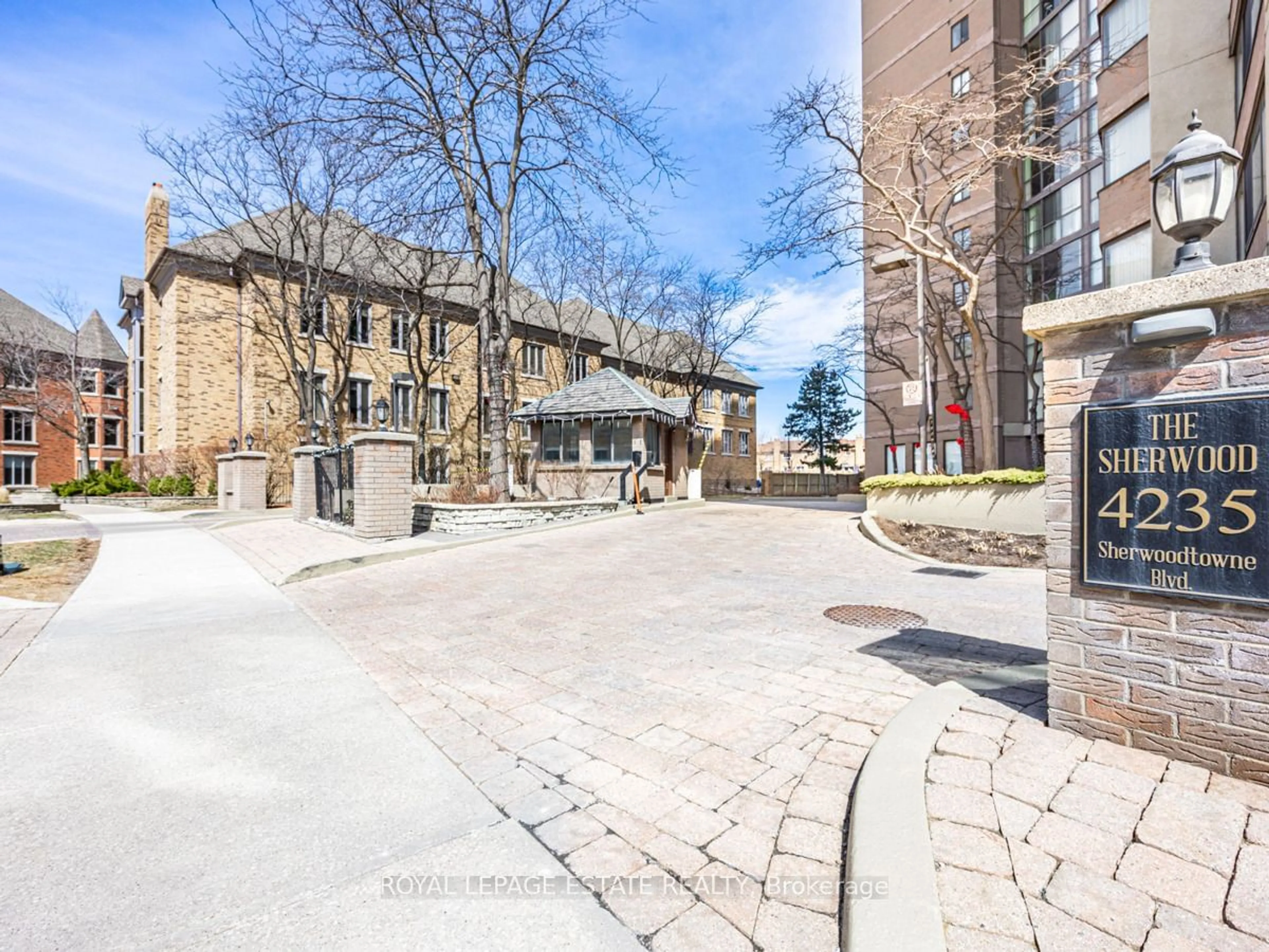 A pic from exterior of the house or condo for 4235 Sherwoodtowne Blvd #907, Mississauga Ontario L4Z 1W3