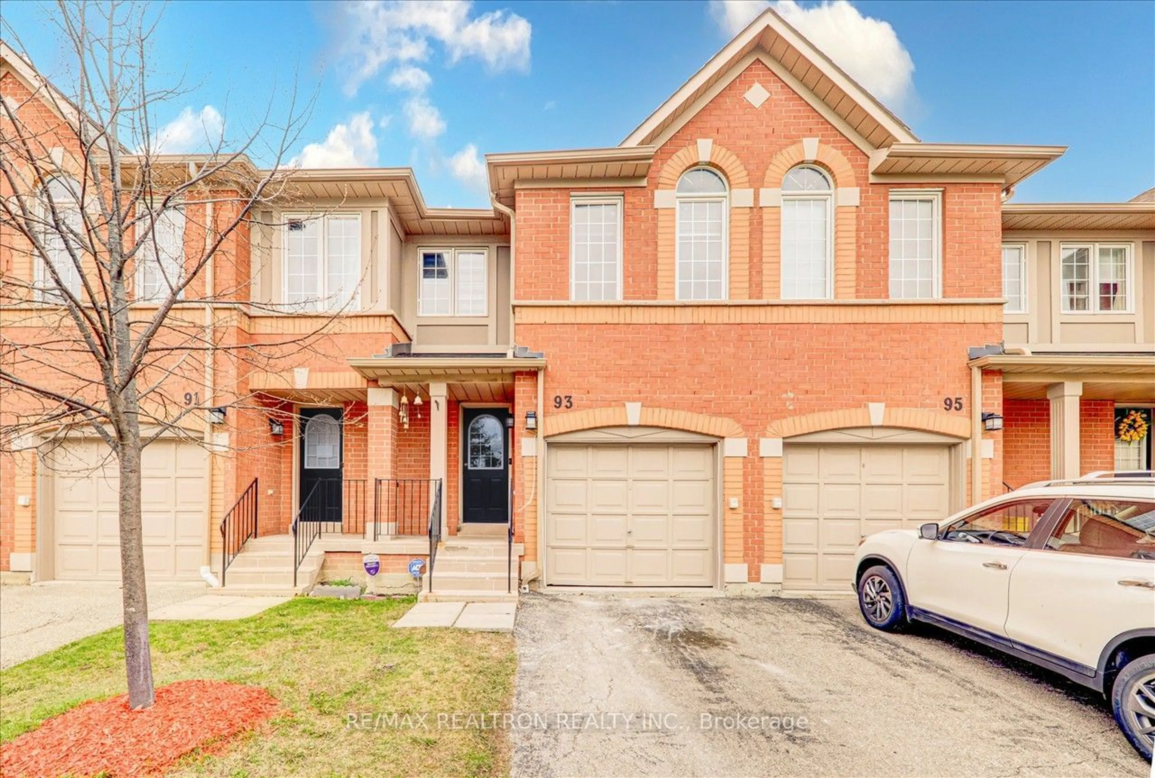 A pic from exterior of the house or condo for 5030 Heatherleigh Ave #93, Mississauga Ontario L5V 2G7