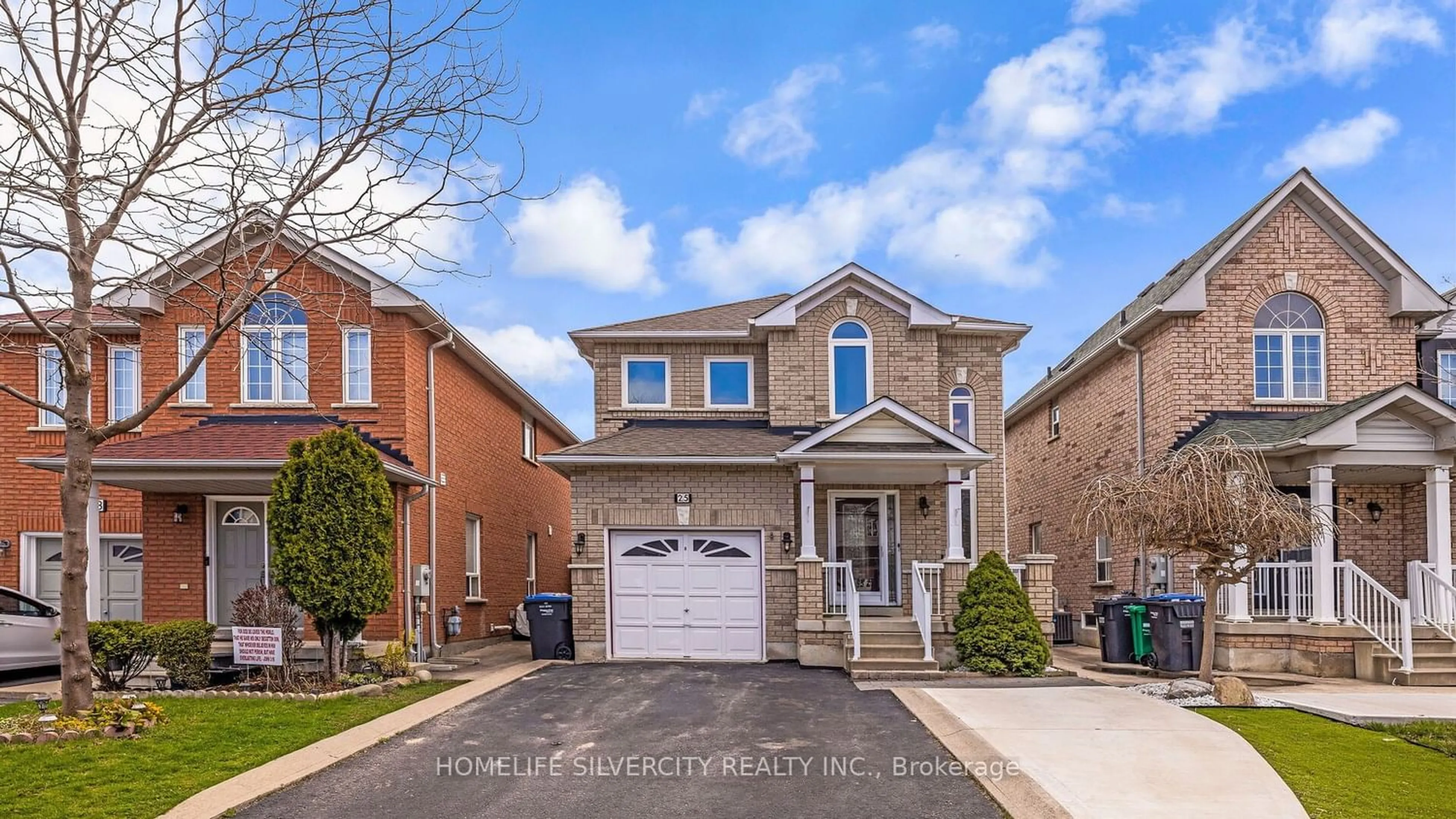 Frontside or backside of a home for 25 Oakmeadow Dr, Brampton Ontario L7A 2M1