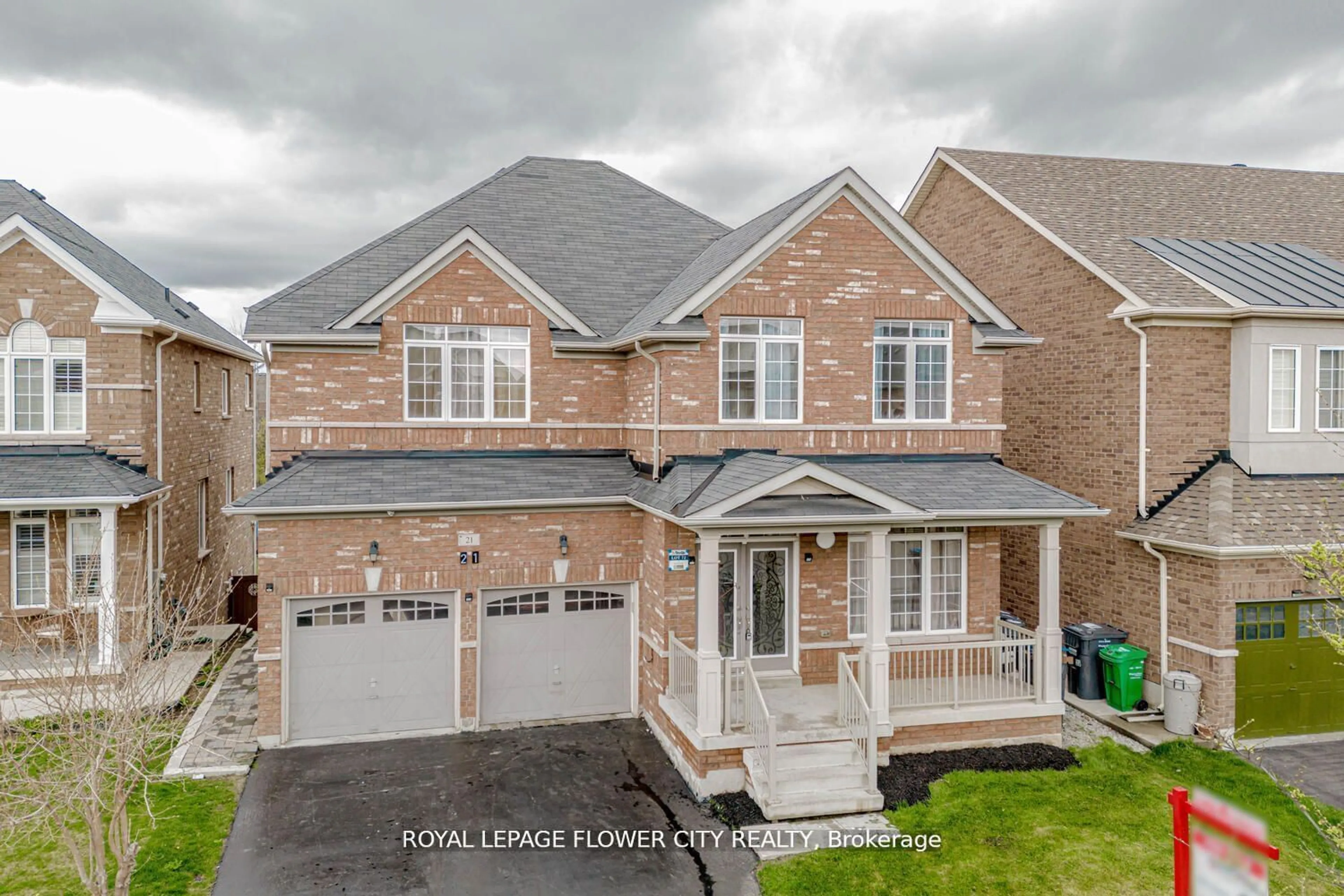 Frontside or backside of a home for 21 Borrelli Dr, Brampton Ontario L6Y 5W9