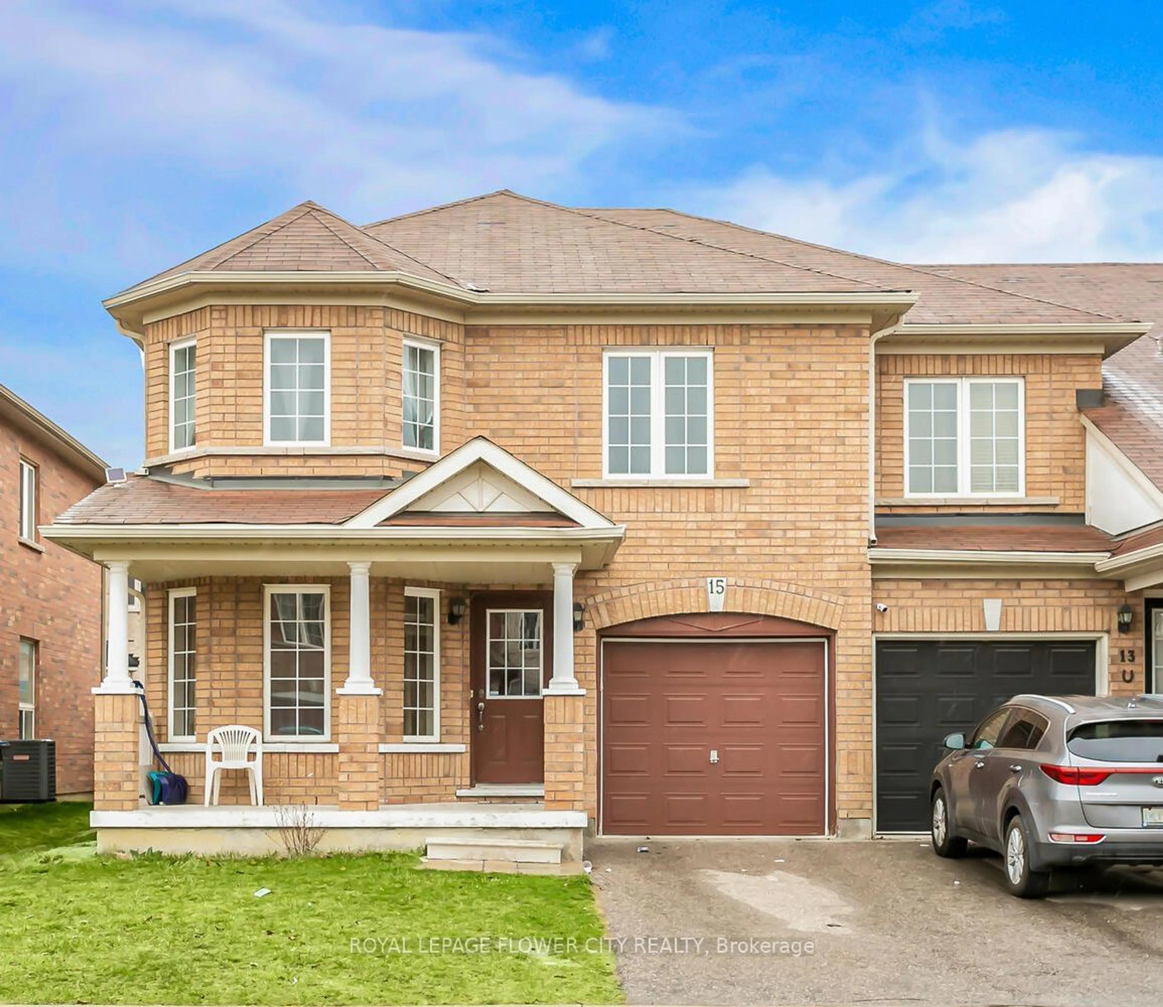 Home with brick exterior material for 15 Quailvalley Dr, Brampton Ontario L6R 0N3