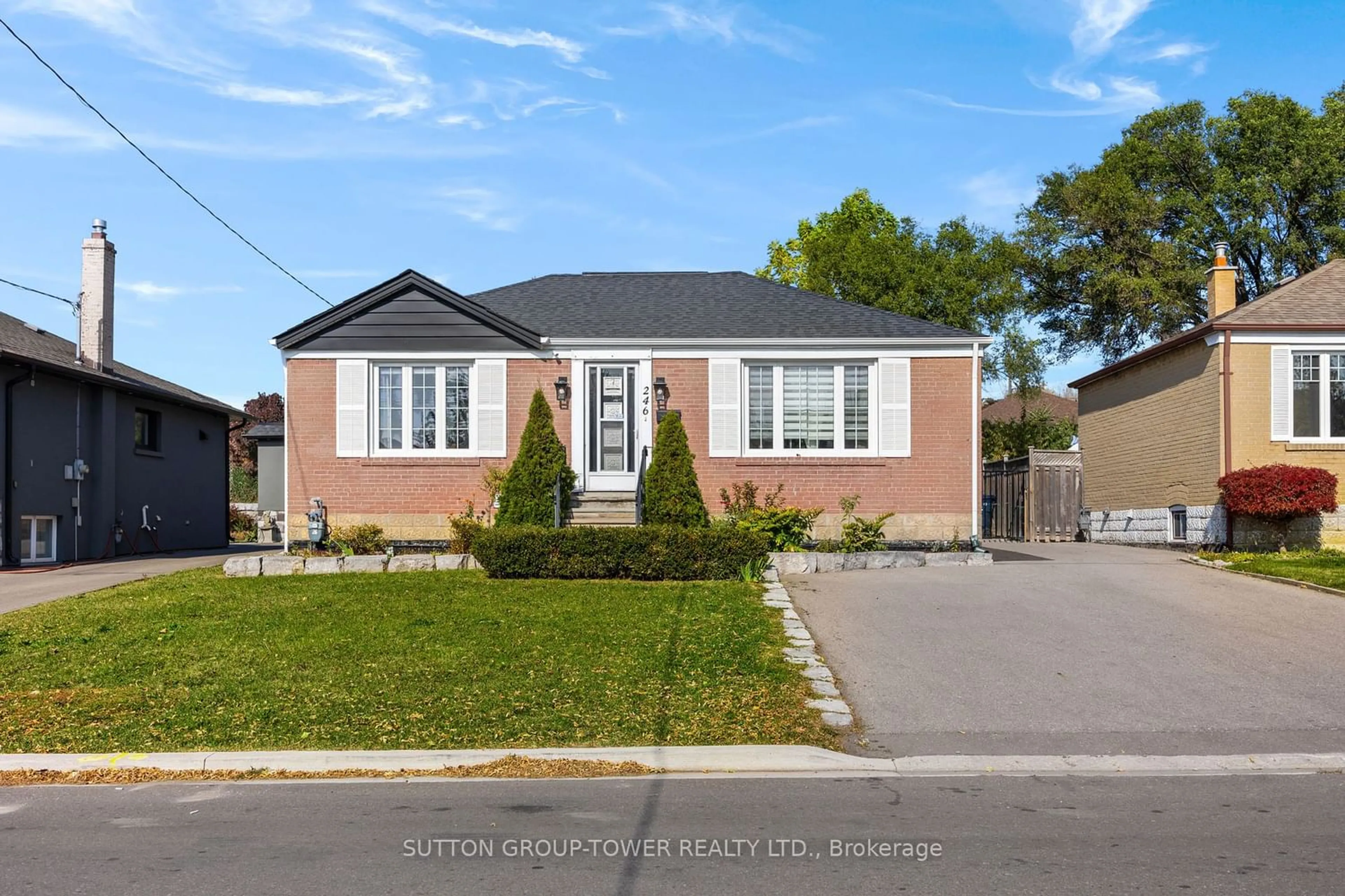 Frontside or backside of a home for 246 Epsom Downs Dr, Toronto Ontario M3M 1T4