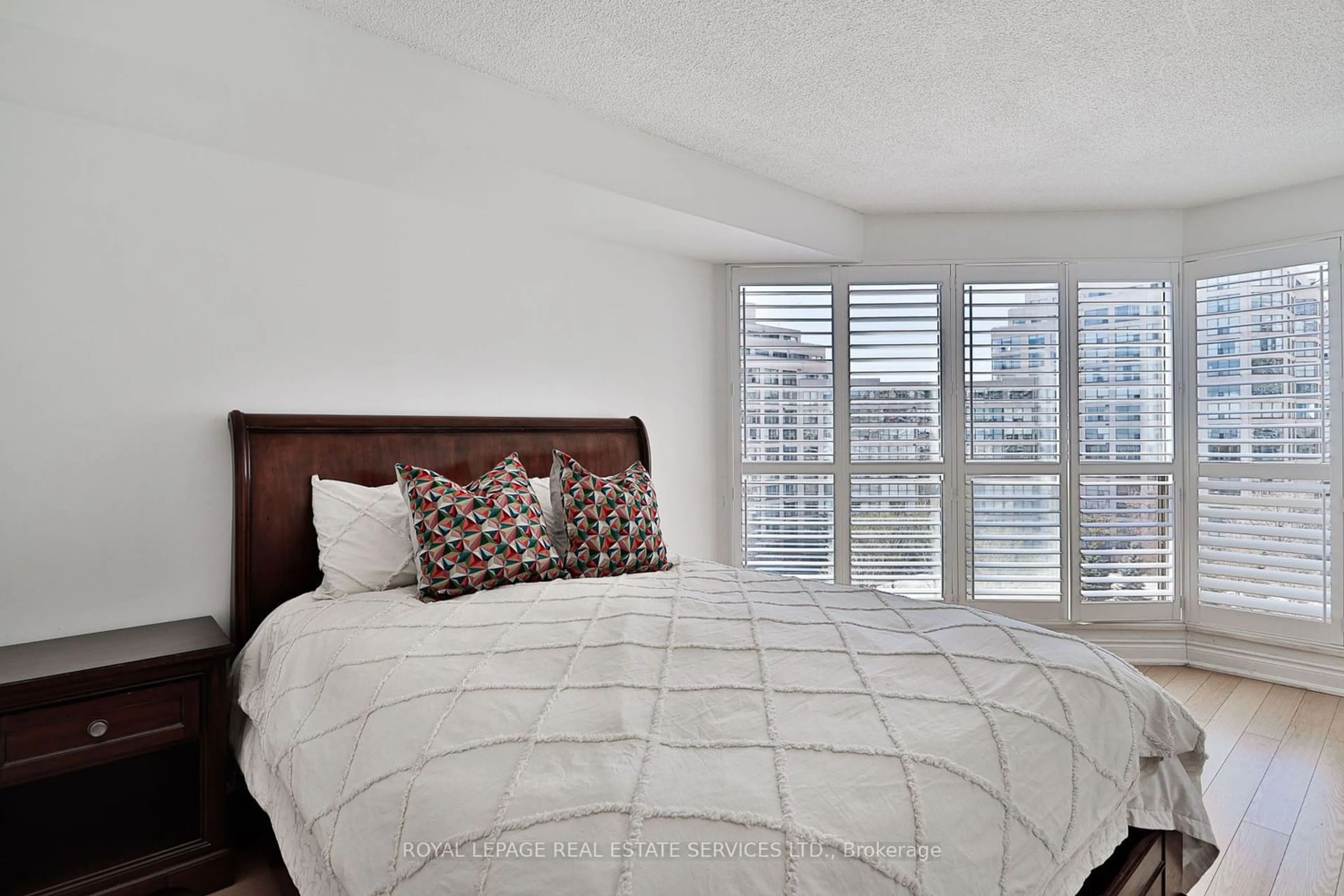 Bedroom for 2261 Lake Shore Blvd #720, Toronto Ontario M8V 3X1