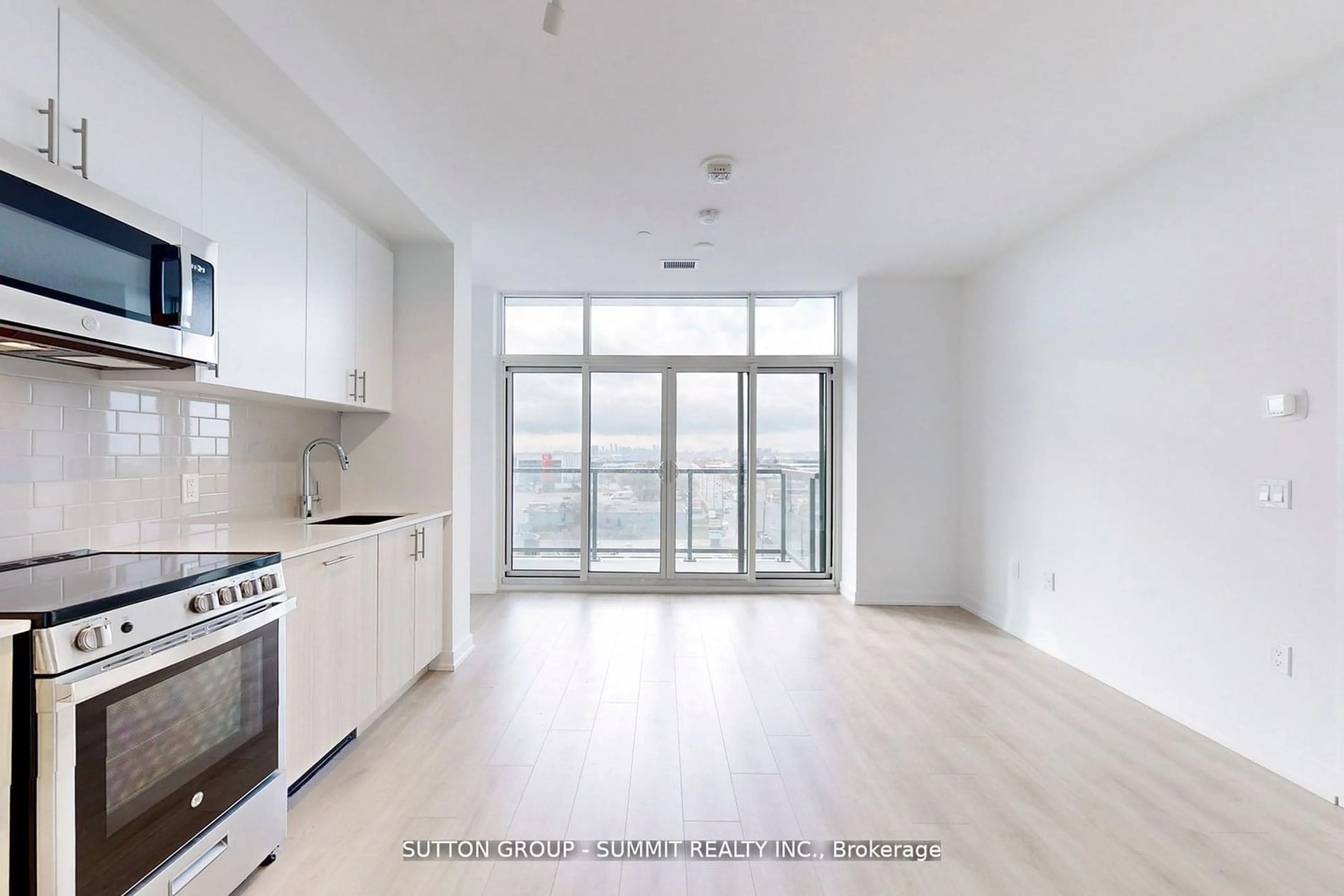 Kitchen for 1195 The Queensway St #801, Toronto Ontario M8Z 0H1