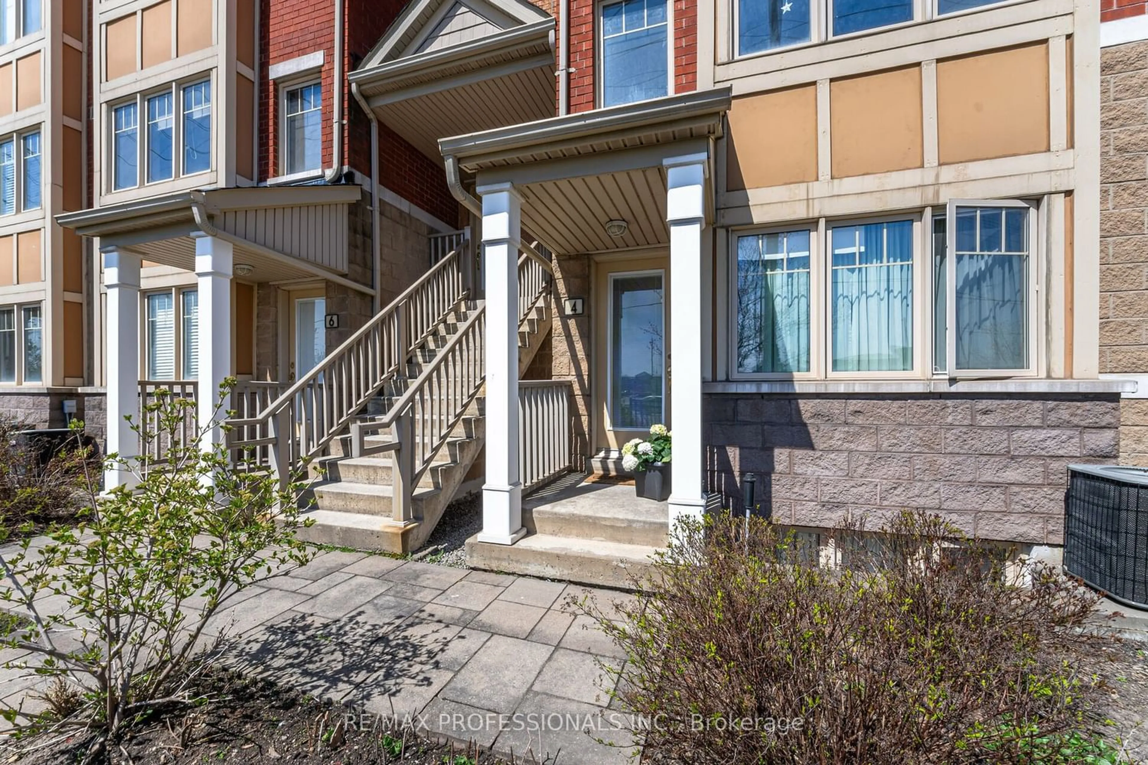 A pic from exterior of the house or condo for 3985 Eglinton Ave #4, Mississauga Ontario L5M 0E7