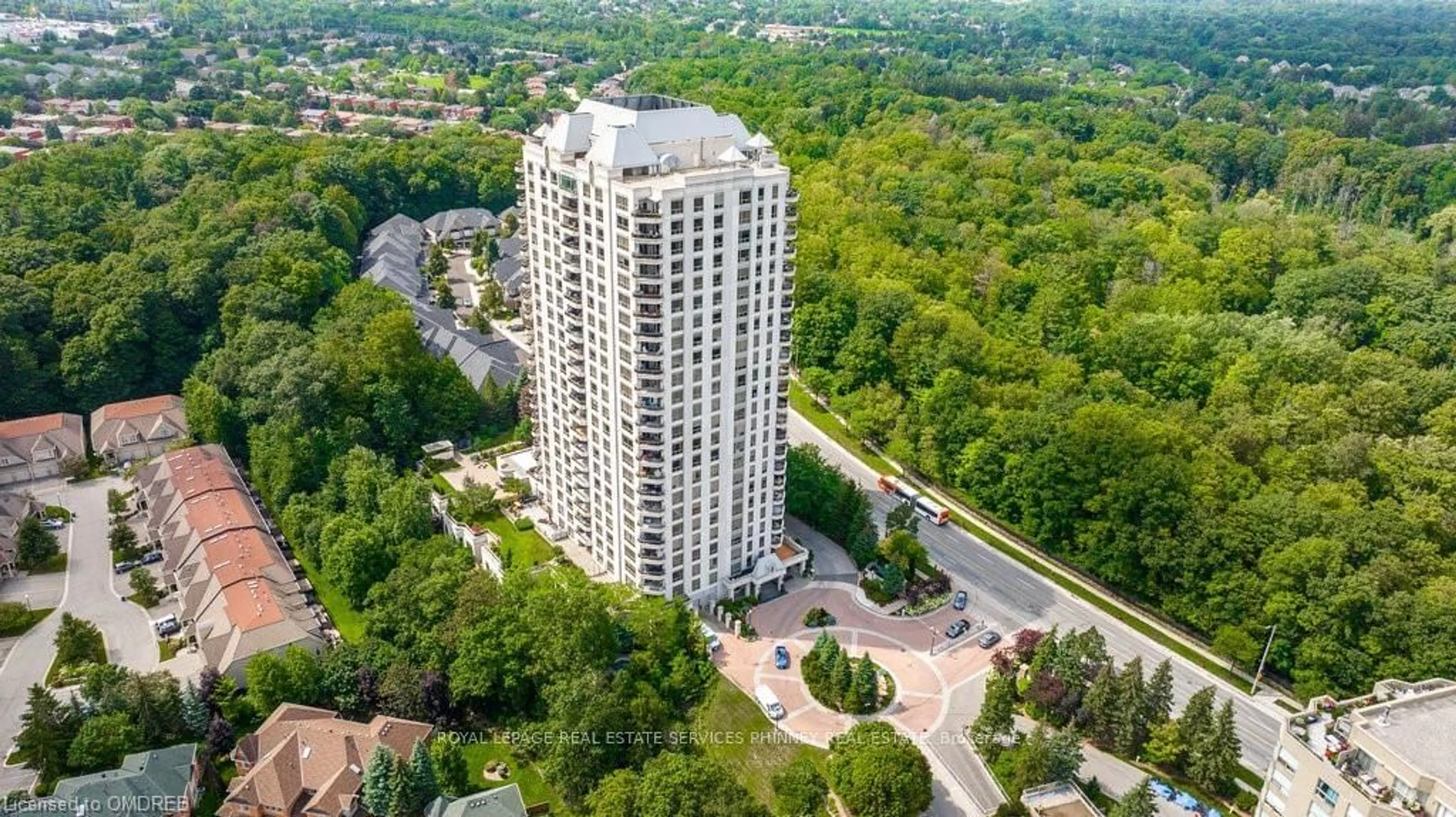 A pic from exterior of the house or condo for 1900 The Collegeway #607, Mississauga Ontario L5L 5Y8