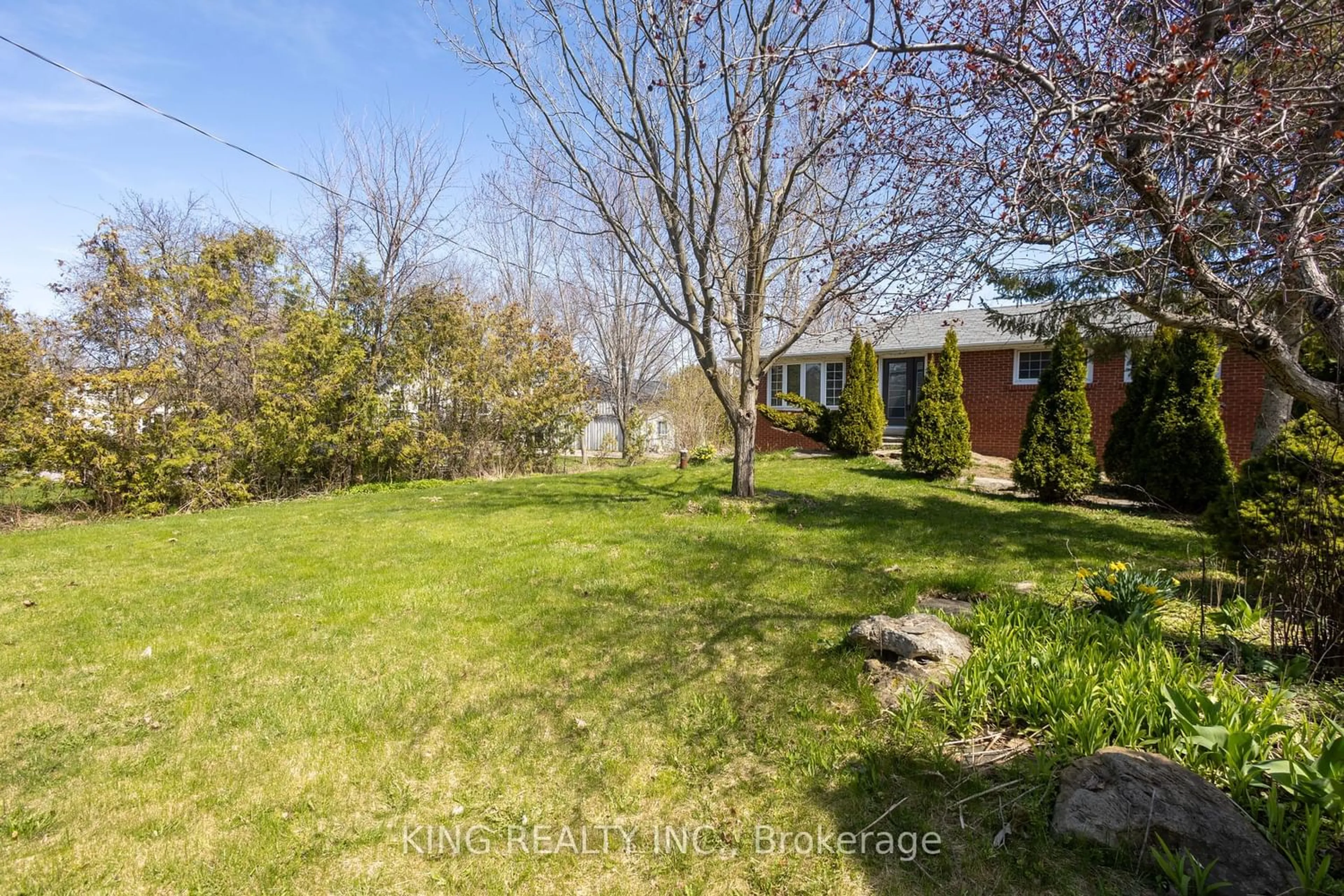 Fenced yard for 8387 Guelph Line, Milton Ontario L0P 1B0