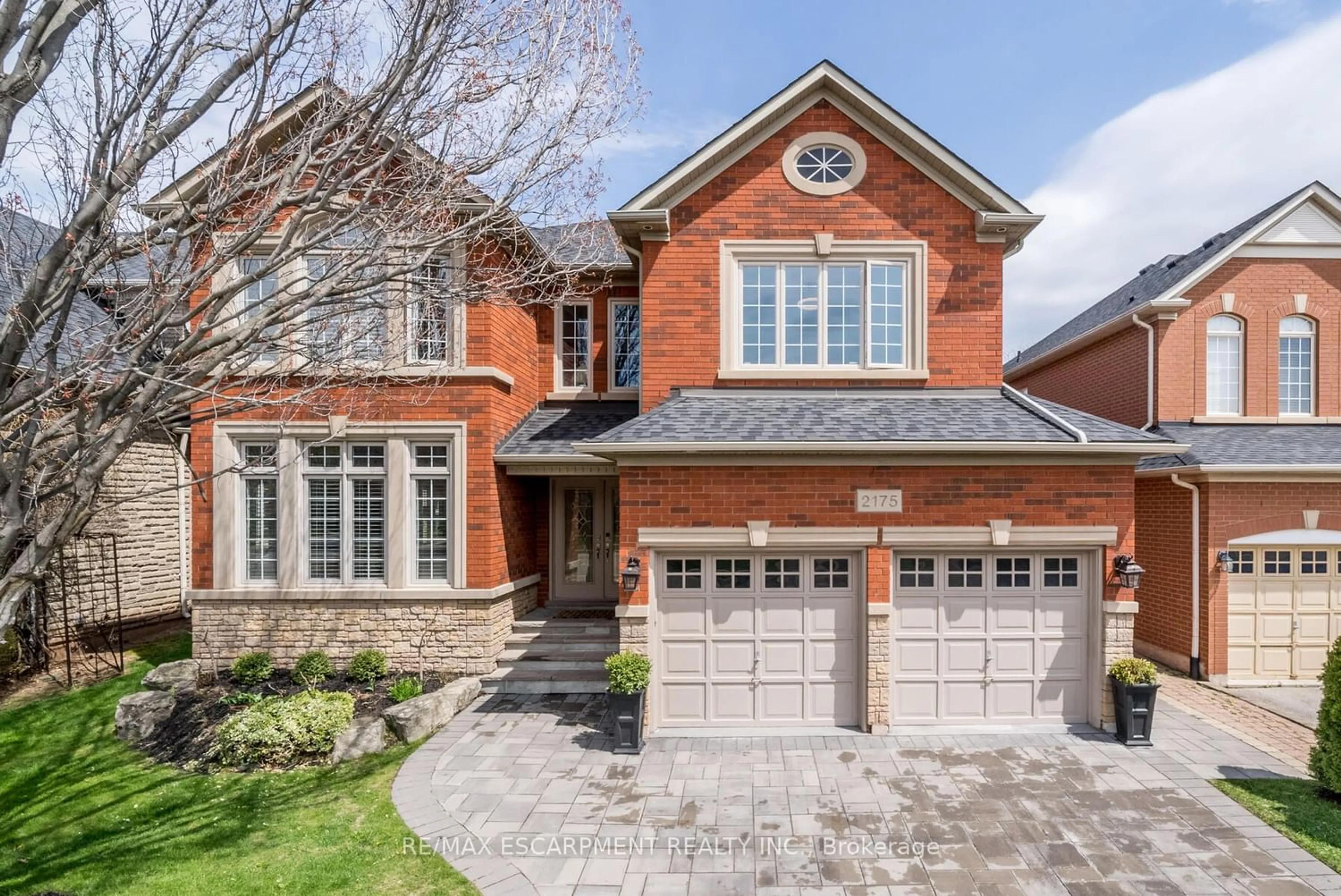 Home with brick exterior material for 2175 North Ridge Tr, Oakville Ontario L6H 6W7