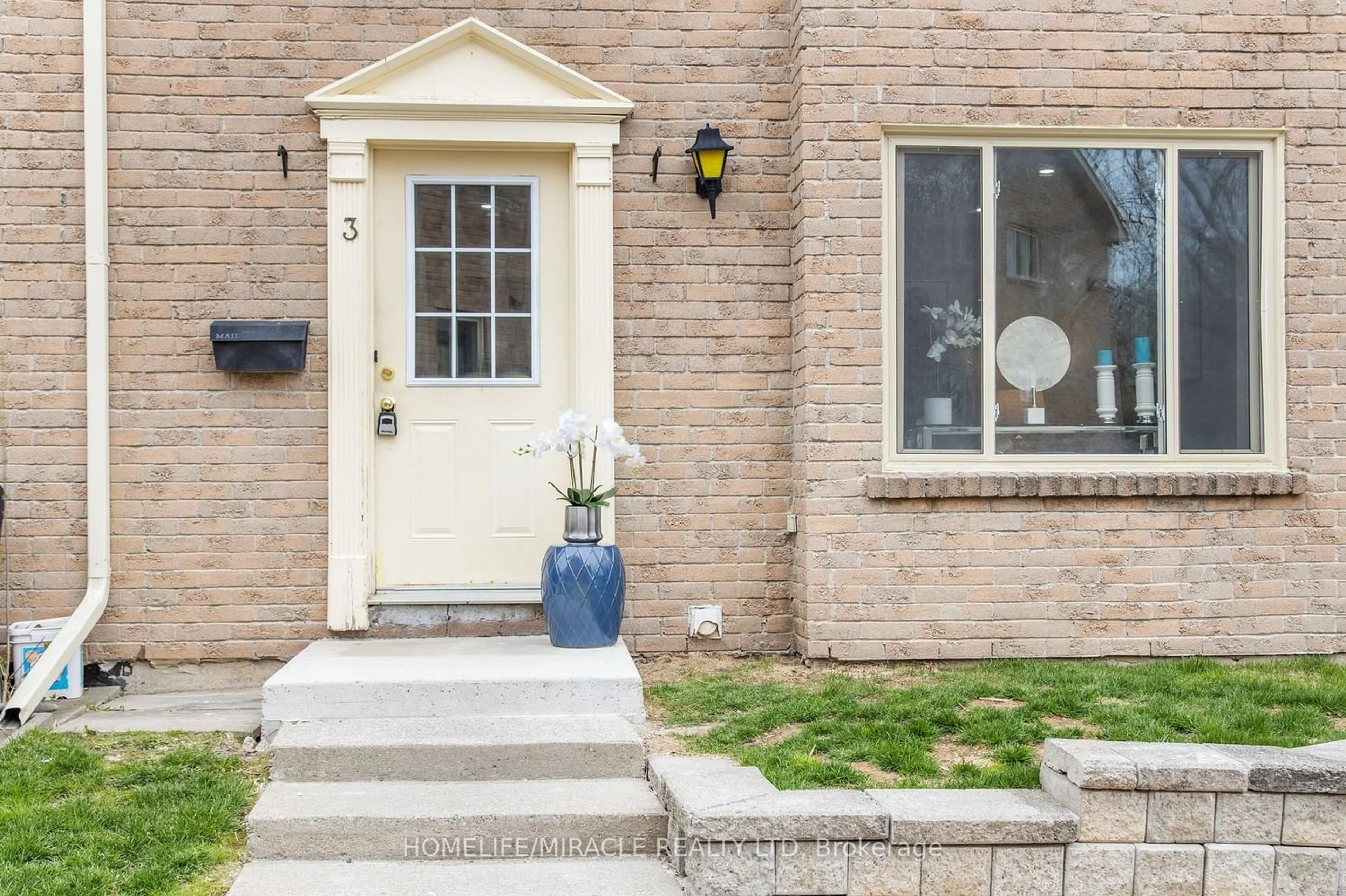 Home with brick exterior material for 6 Cedar Dr #3, Orangeville Ontario L9W 2X6