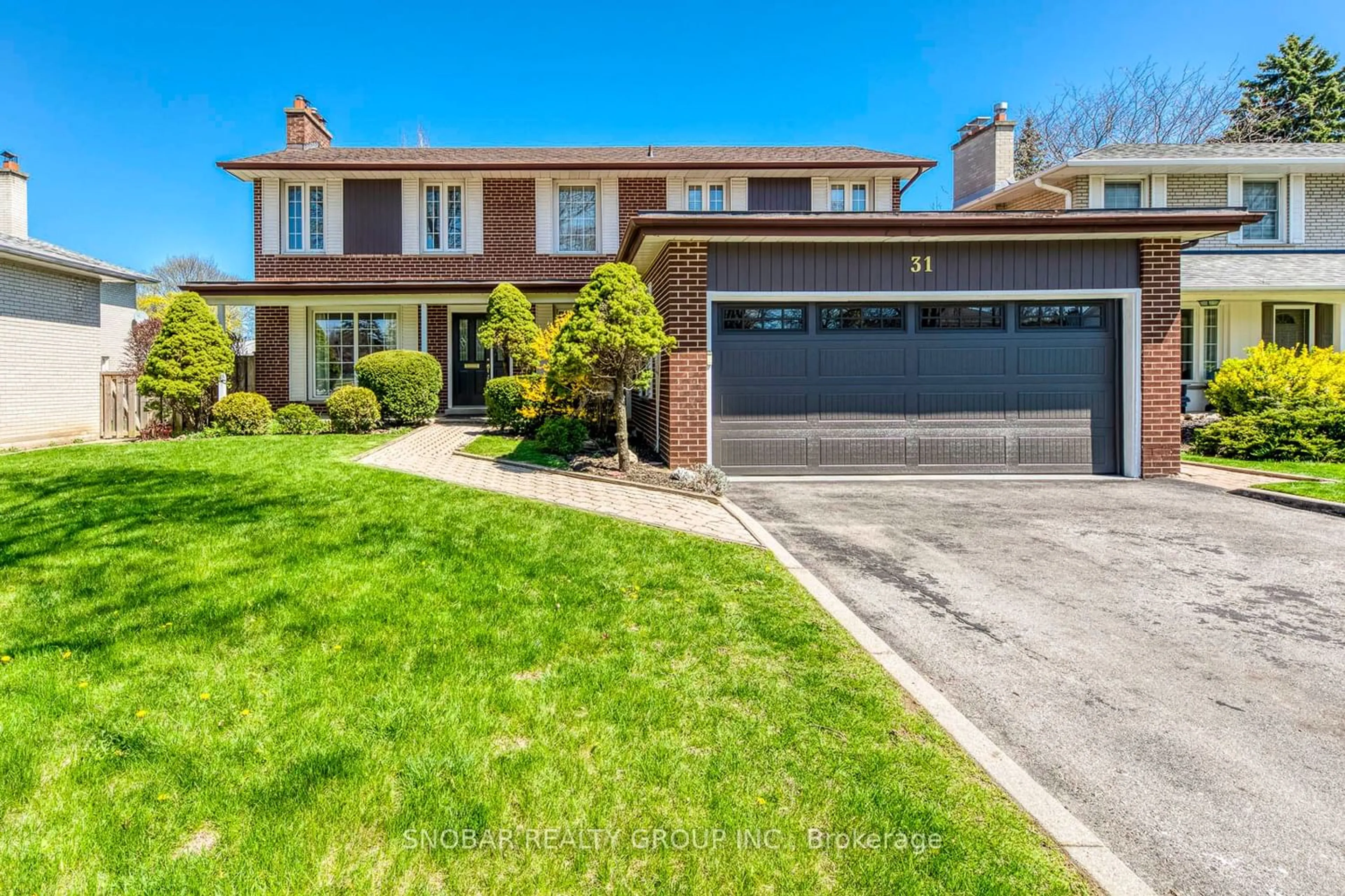 Frontside or backside of a home for 31 Hartsdale Dr, Toronto Ontario M9R 2S3