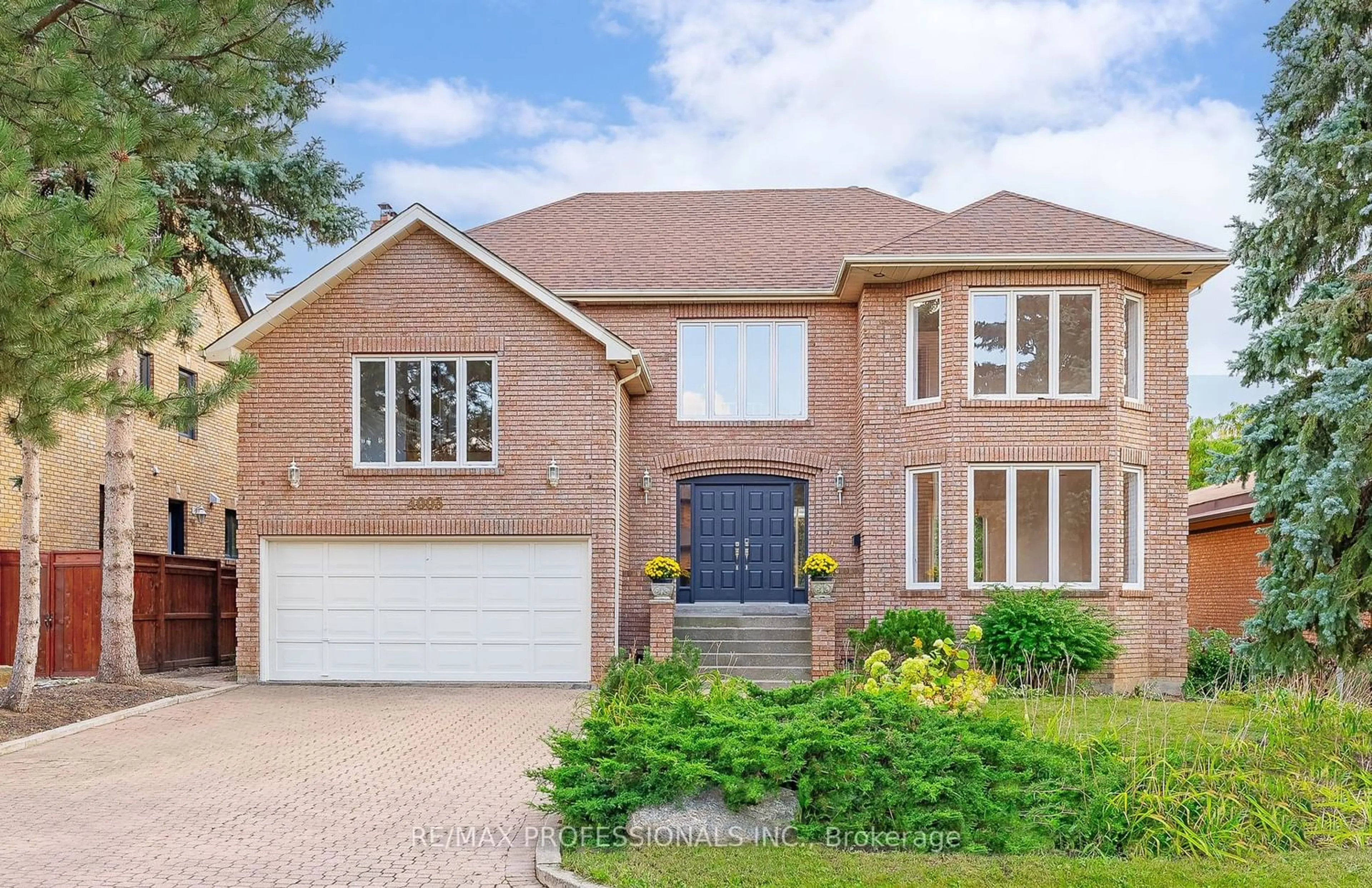 Home with brick exterior material for 4003 River Mill Way, Mississauga Ontario L4W 4C1