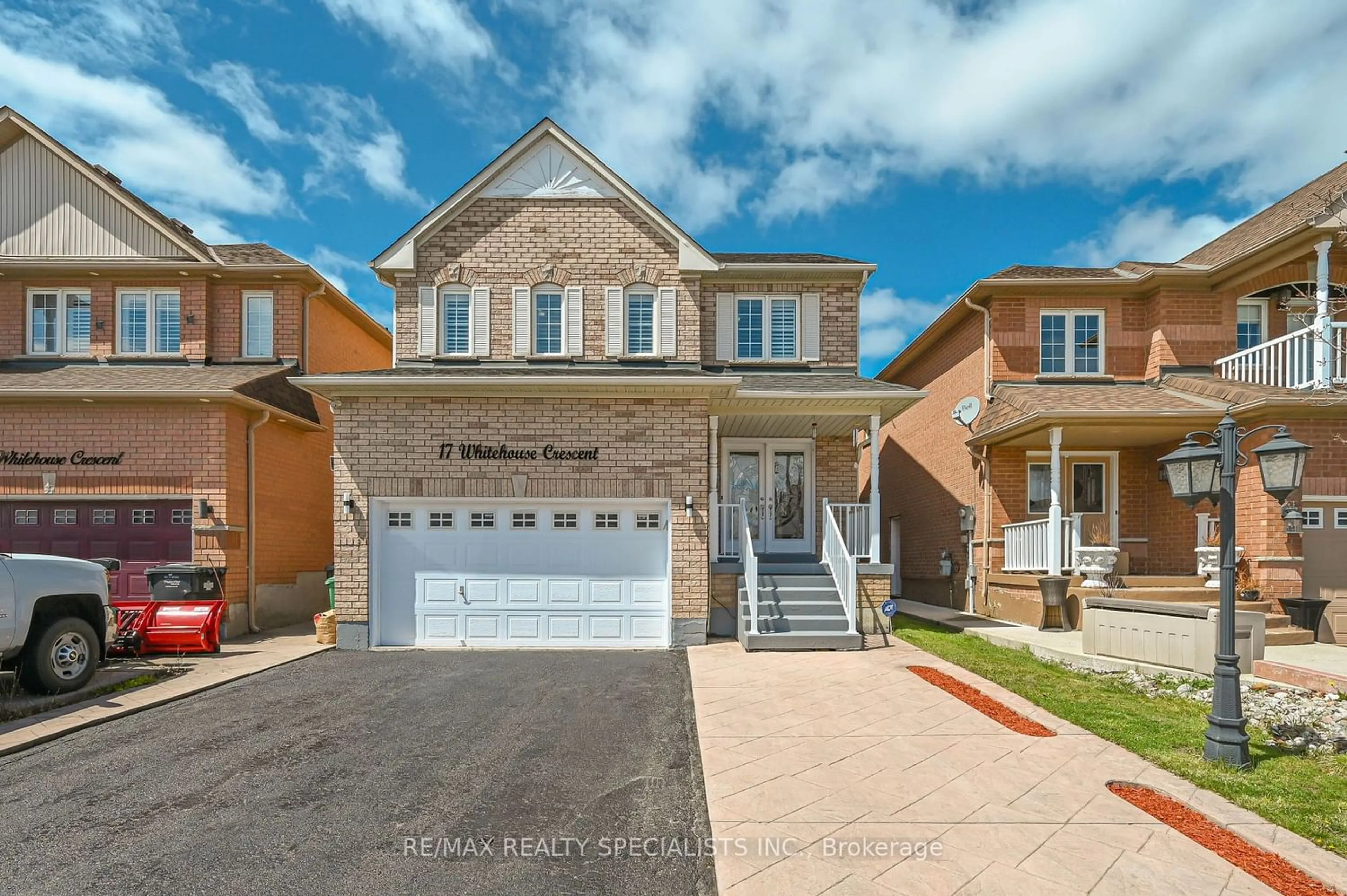 Home with brick exterior material for 17 Whitehouse Cres, Brampton Ontario L6P 1L6
