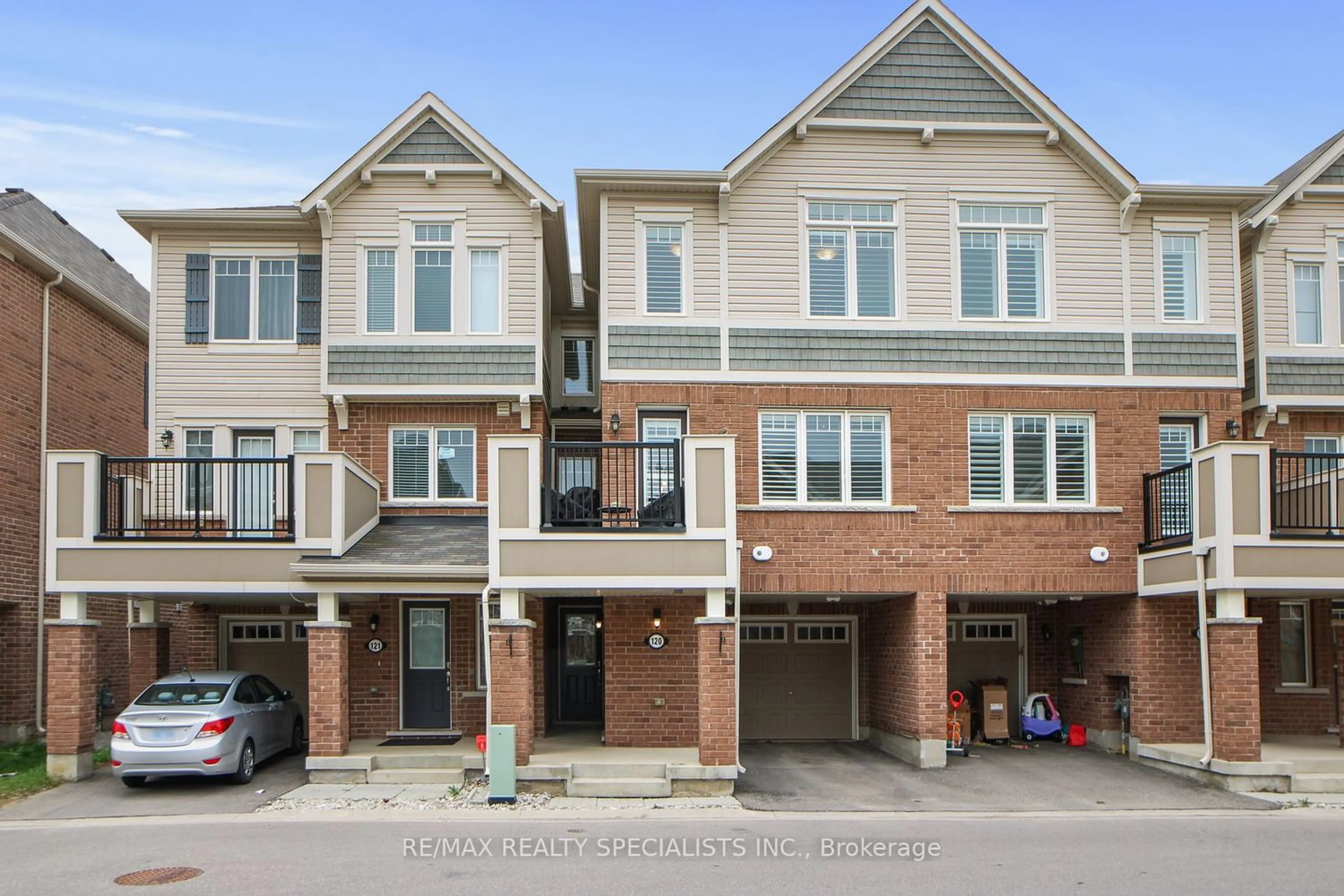 A pic from exterior of the house or condo for 1000 Asleton Blvd #120, Milton Ontario L9T 9L2