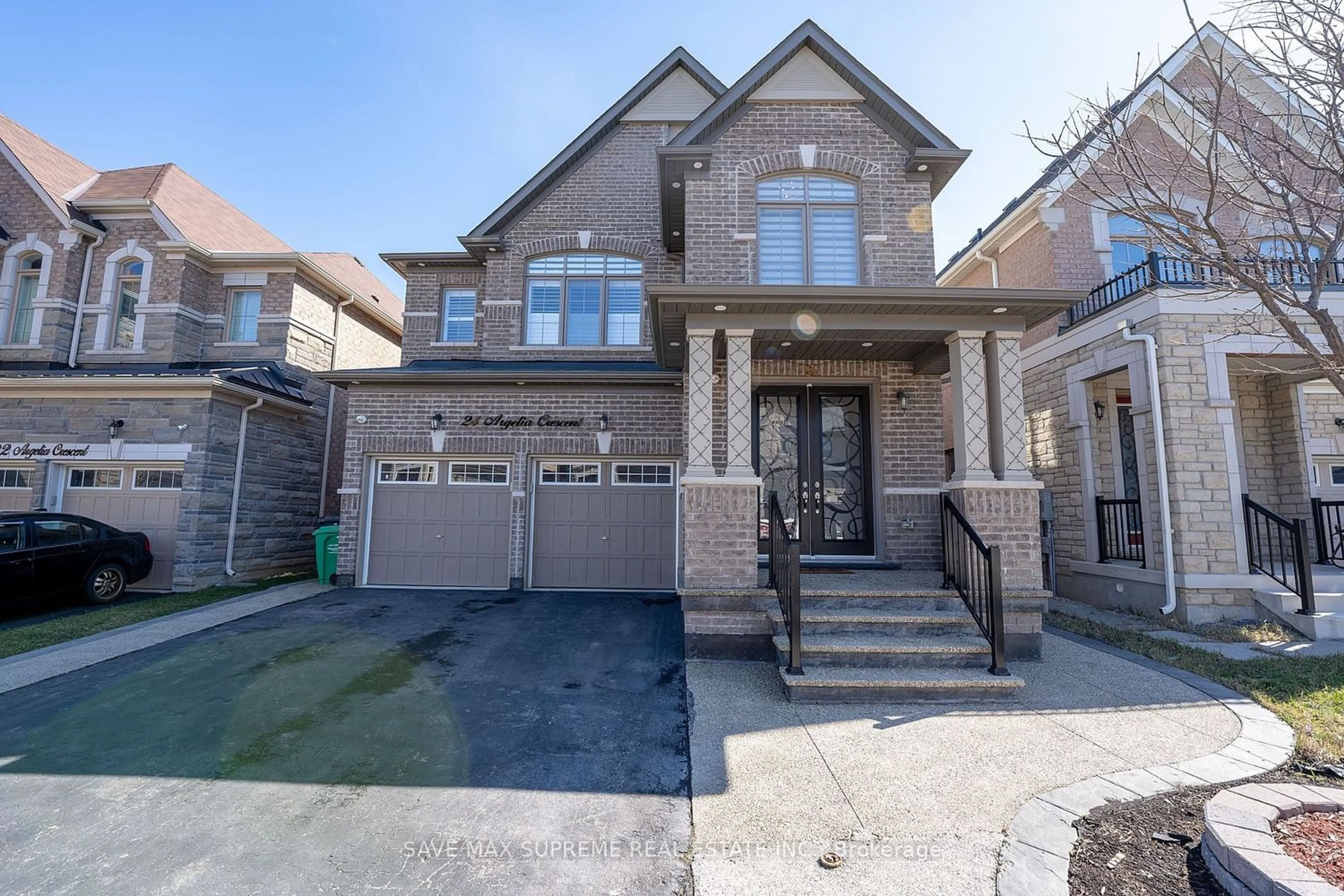 Frontside or backside of a home for 24 Argelia Cres, Brampton Ontario L6X 0E7