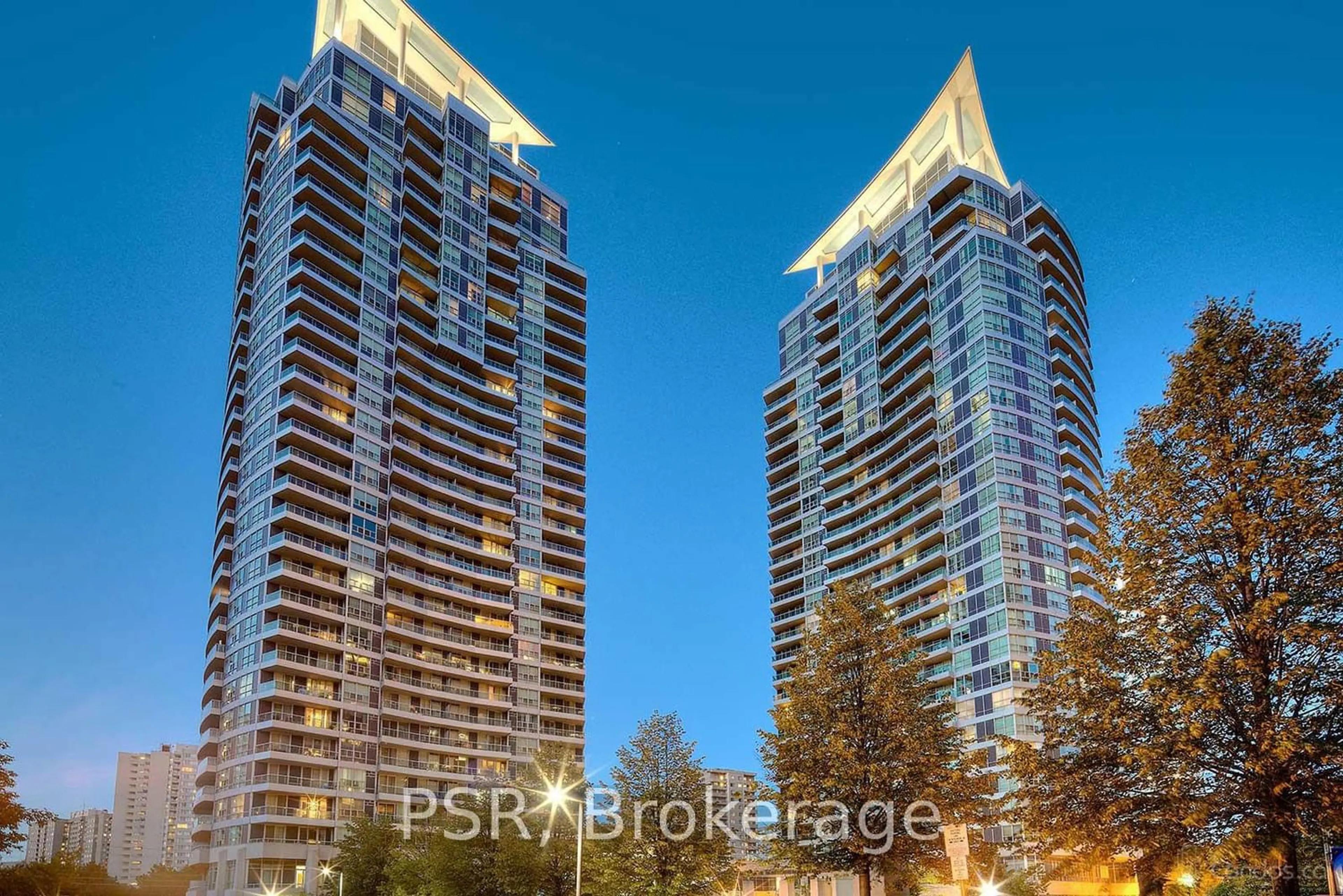 A pic from exterior of the house or condo for 33 Elm Dr #512, Mississauga Ontario L5B 4M2