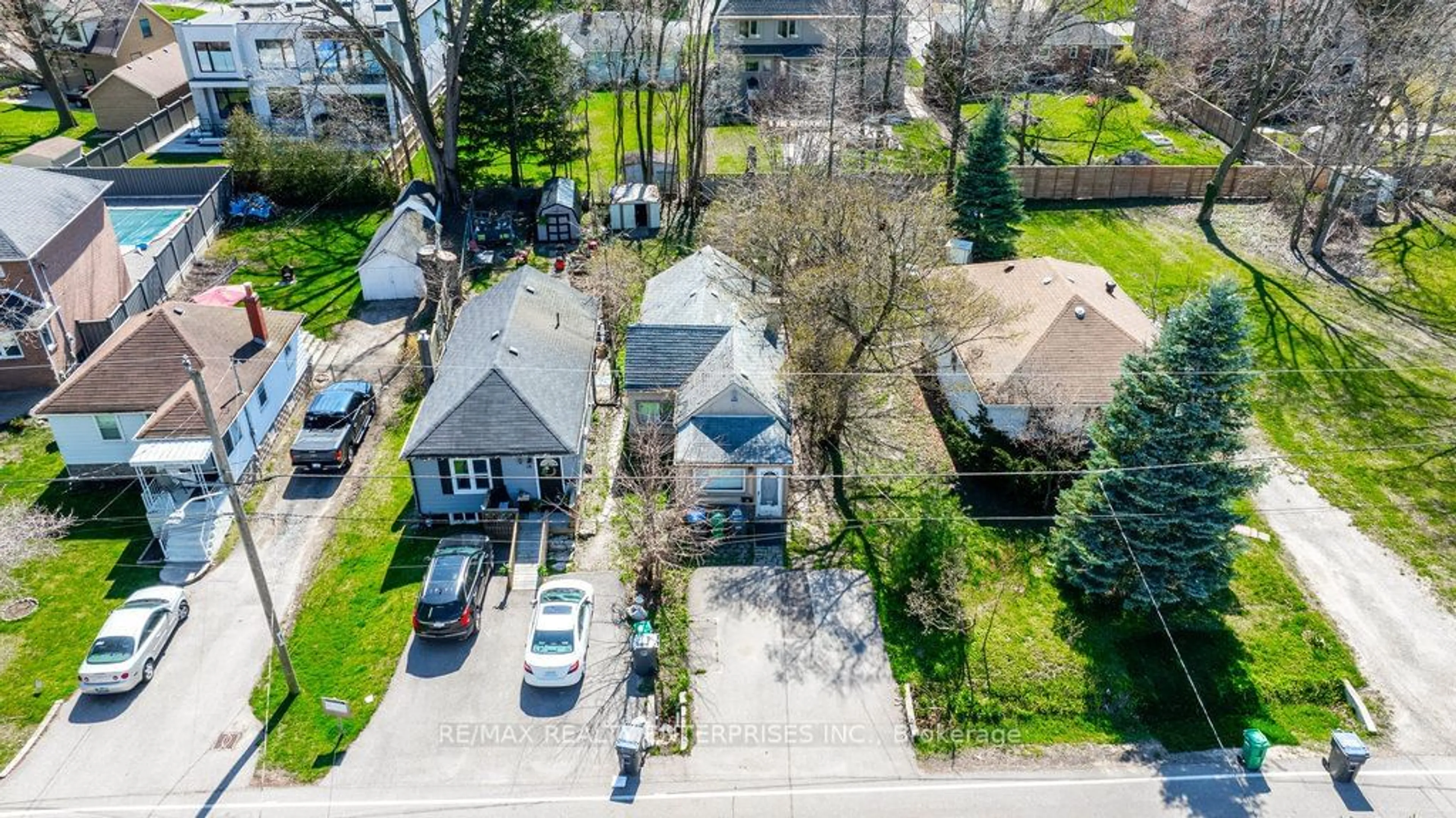 Frontside or backside of a home for 912 Beechwood Ave, Mississauga Ontario L5G 4E2