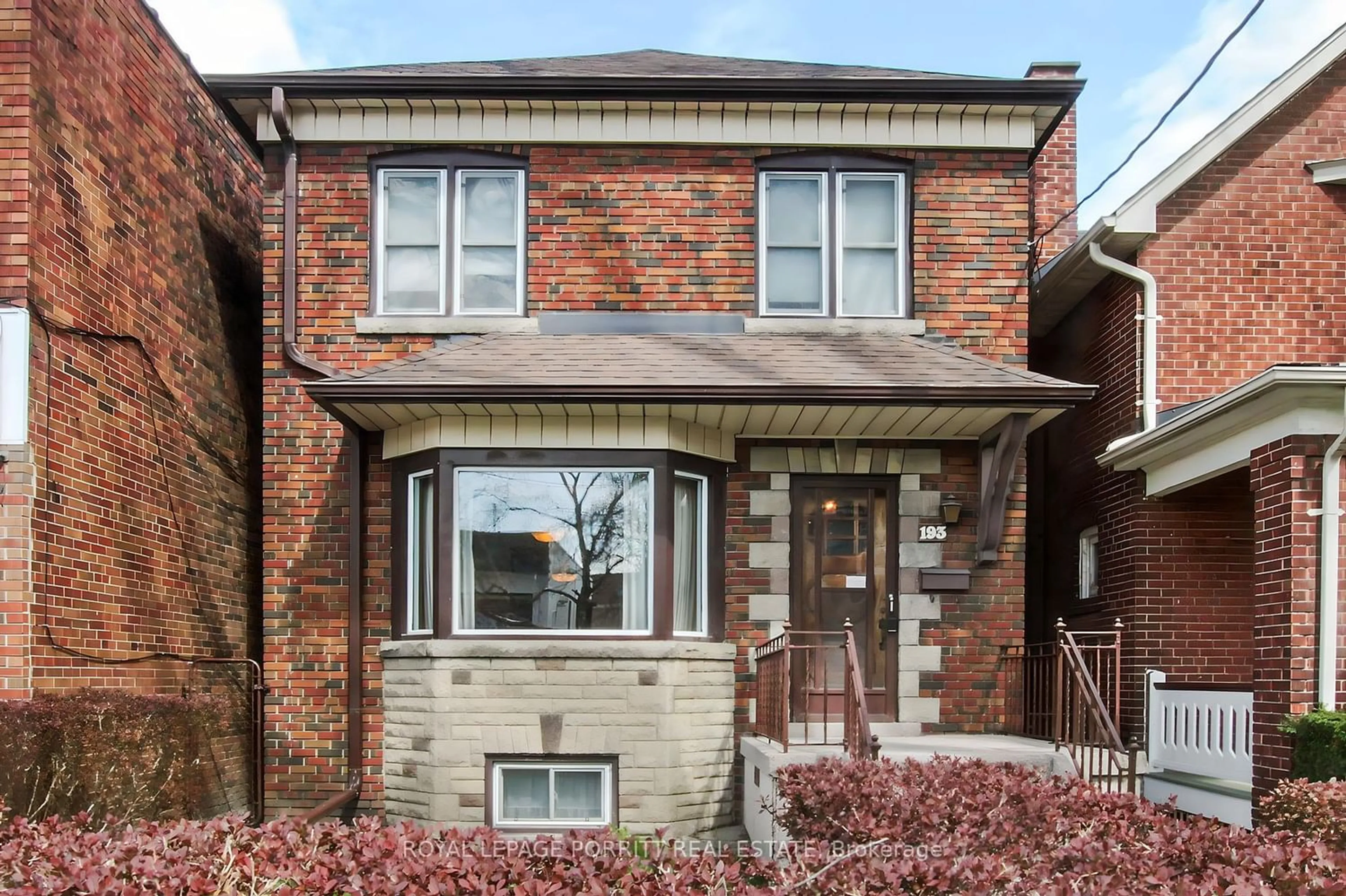 Home with brick exterior material for 193 Sixth St, Toronto Ontario M8V 3A6