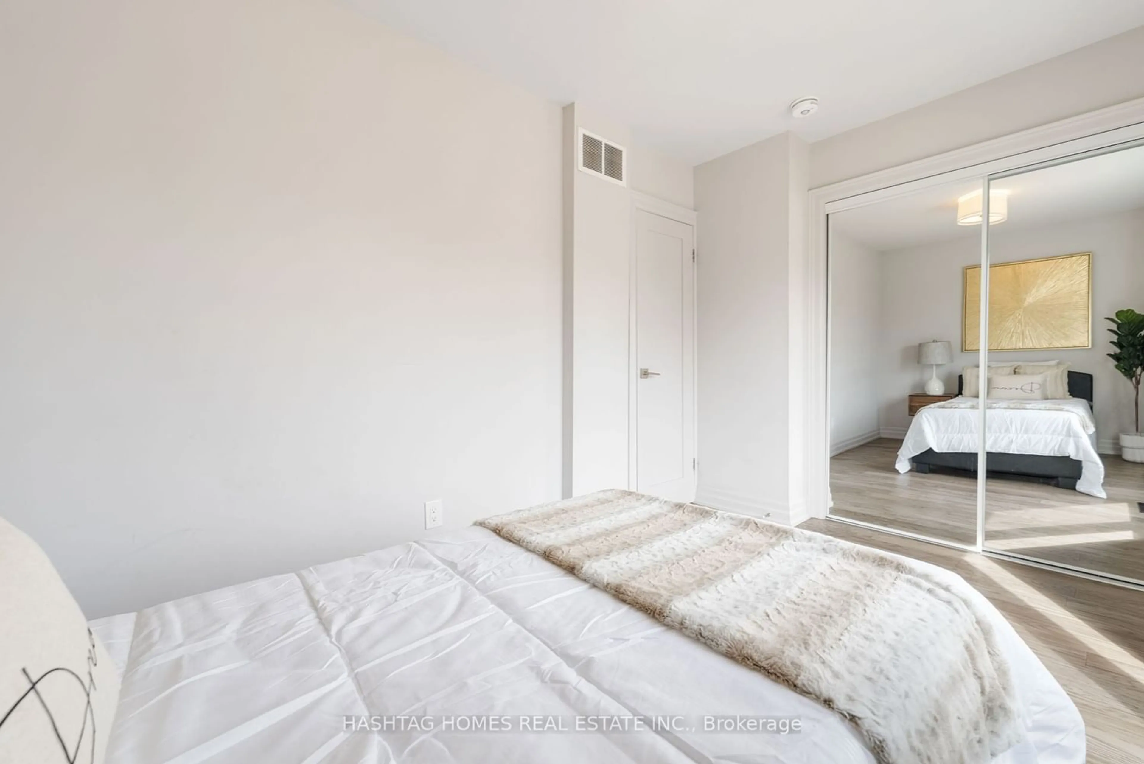 A pic of a room for 732 Willard Ave, Toronto Ontario M6S 3S5