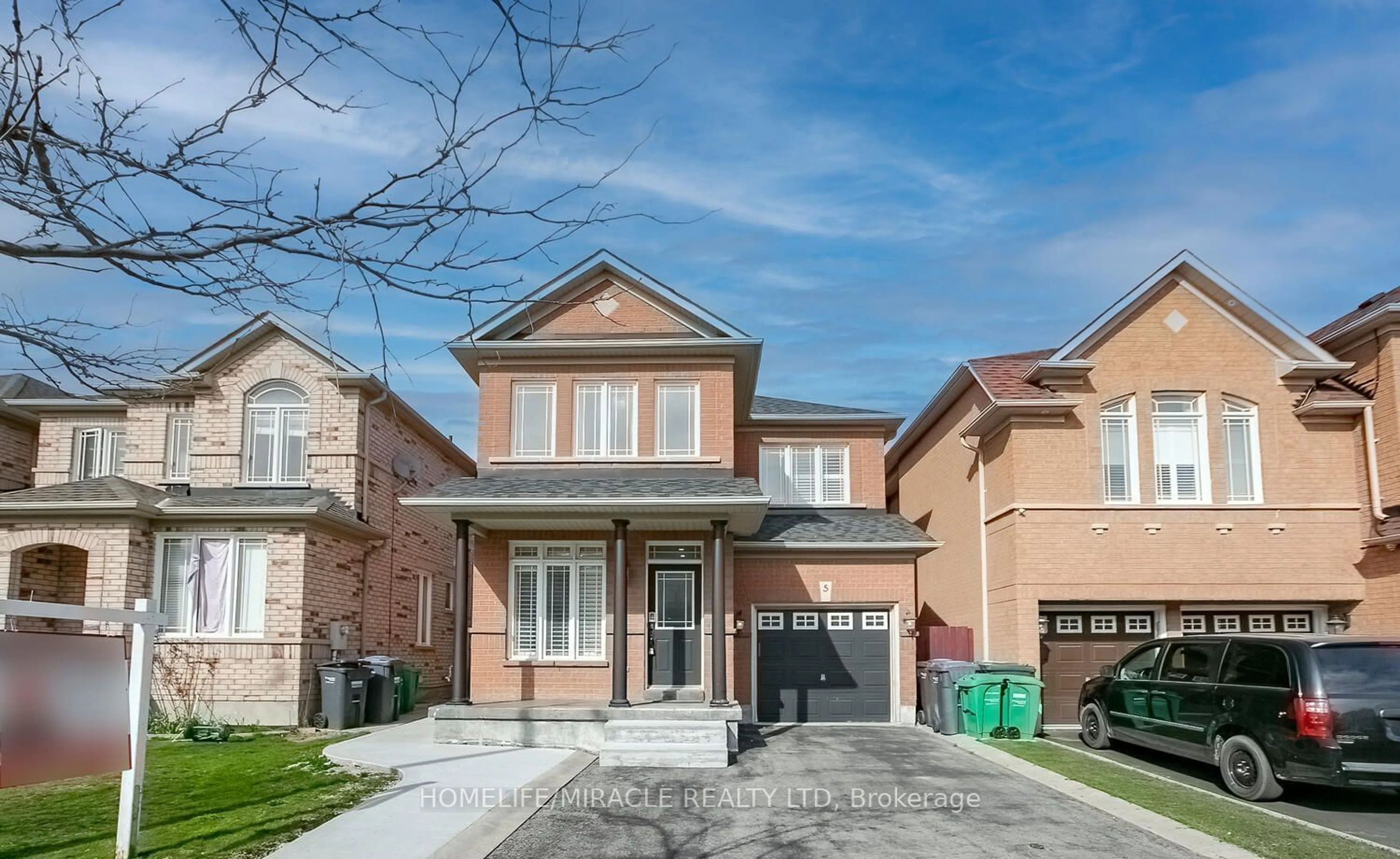 Home with brick exterior material for 5 Percy Gate, Brampton Ontario L5A 3S1