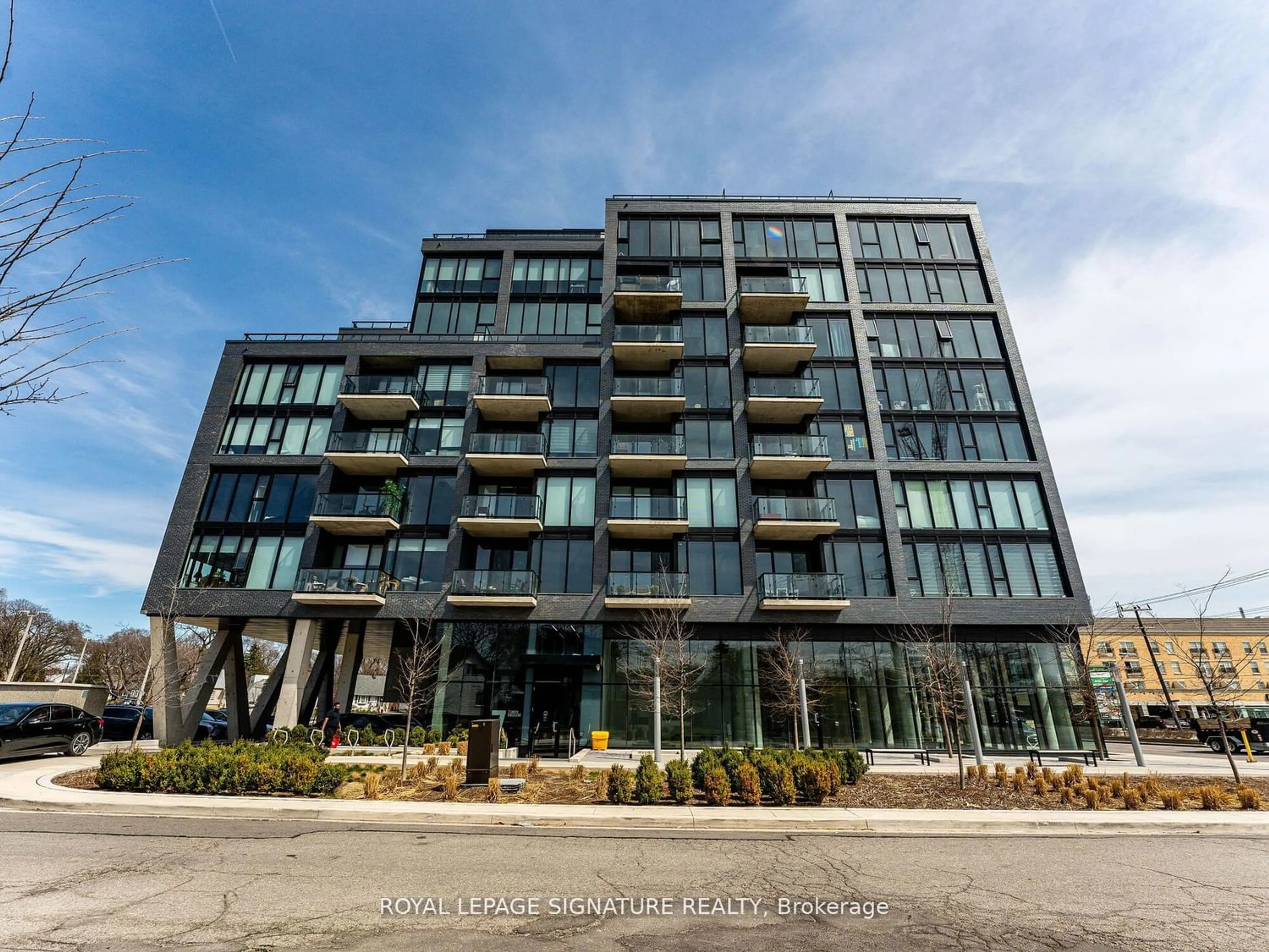 A pic from exterior of the house or condo for 7 Smith Cres #704, Toronto Ontario M8Z 0G3