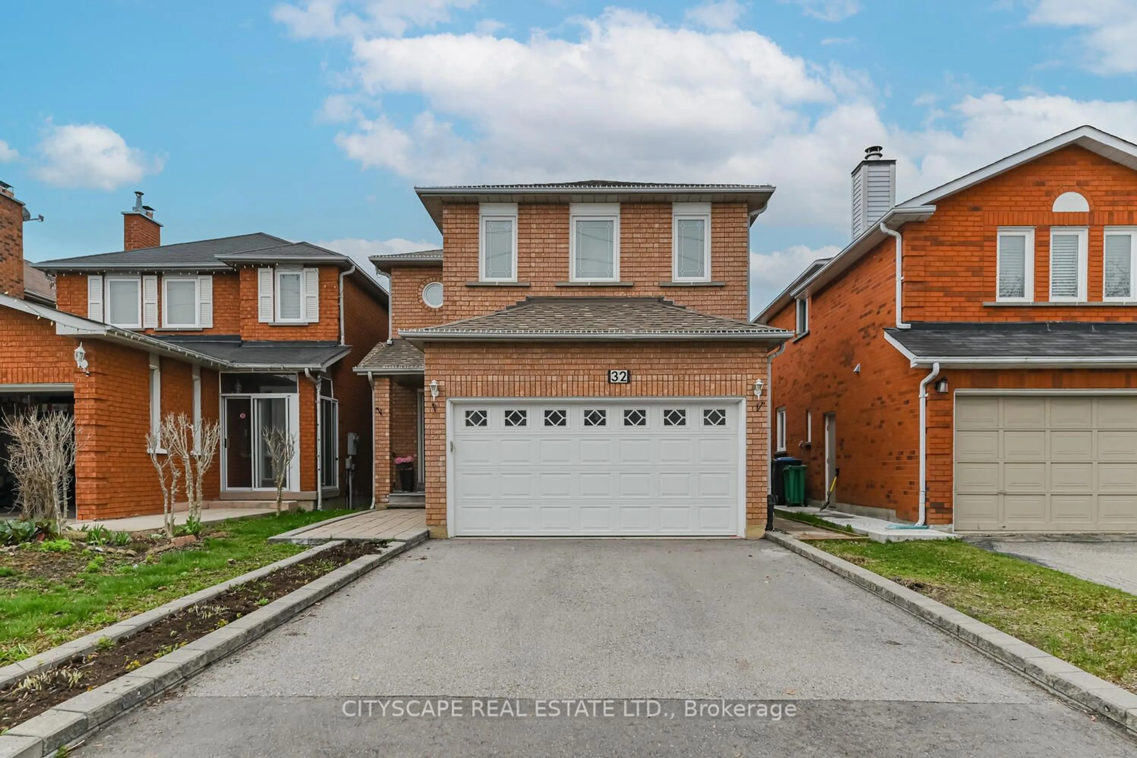 Frontside or backside of a home for 32 Pennsylvania Ave, Brampton Ontario L6Y 4N7