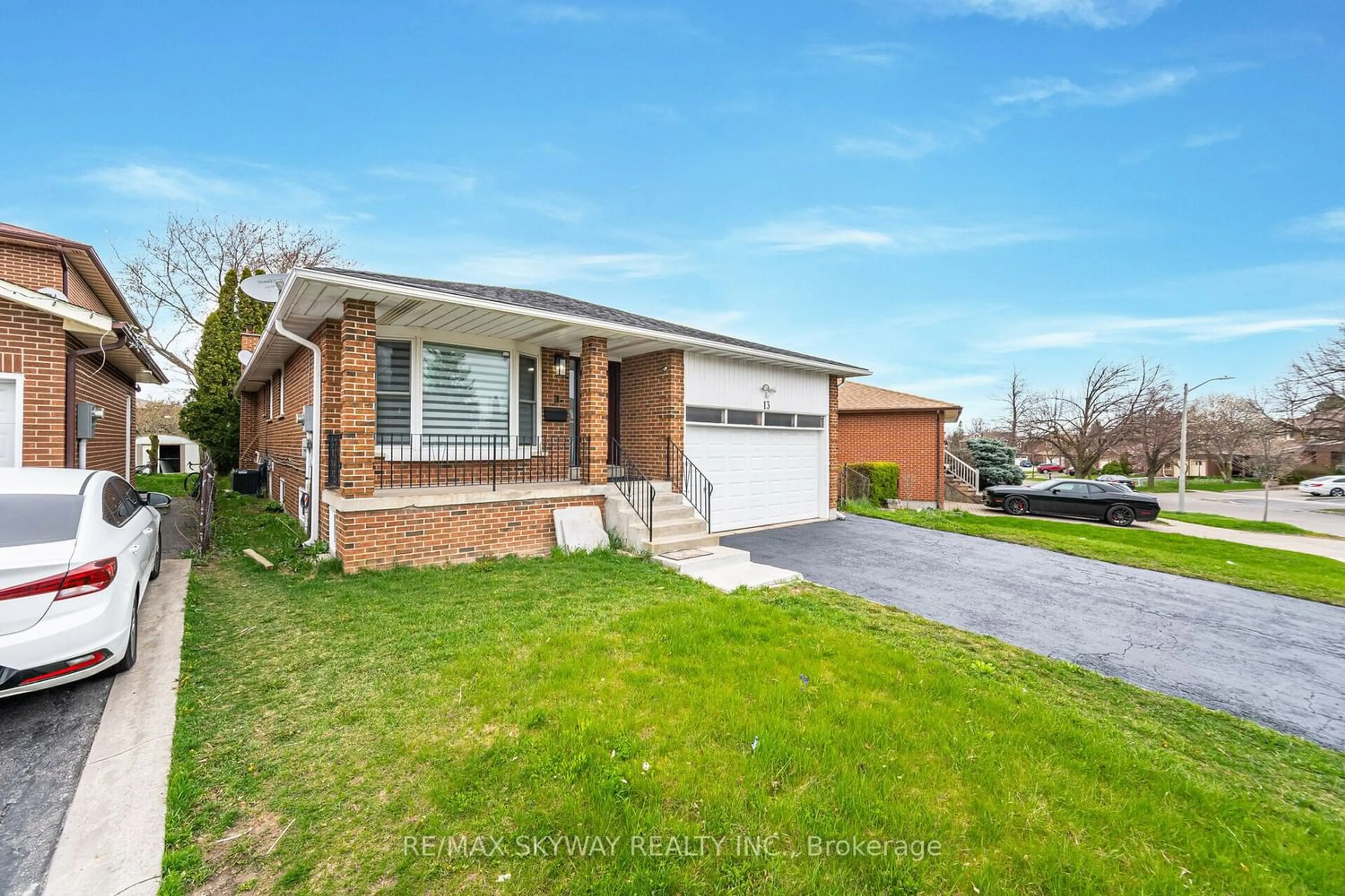 Home with brick exterior material for 13 Panorama Cres, Brampton Ontario L6S 3T7