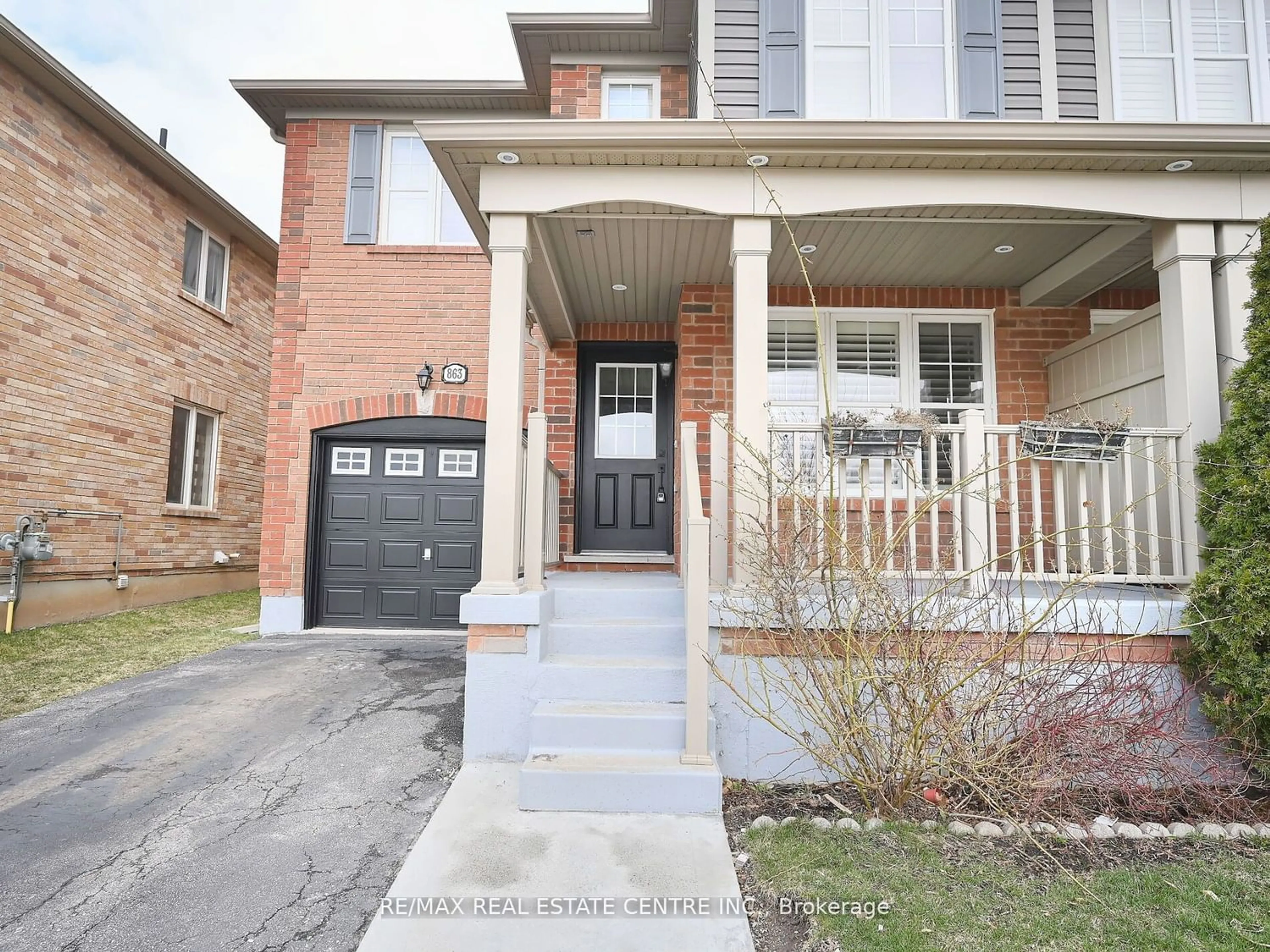 Home with brick exterior material for 863 Scott Blvd, Milton Ontario L9T 1N1