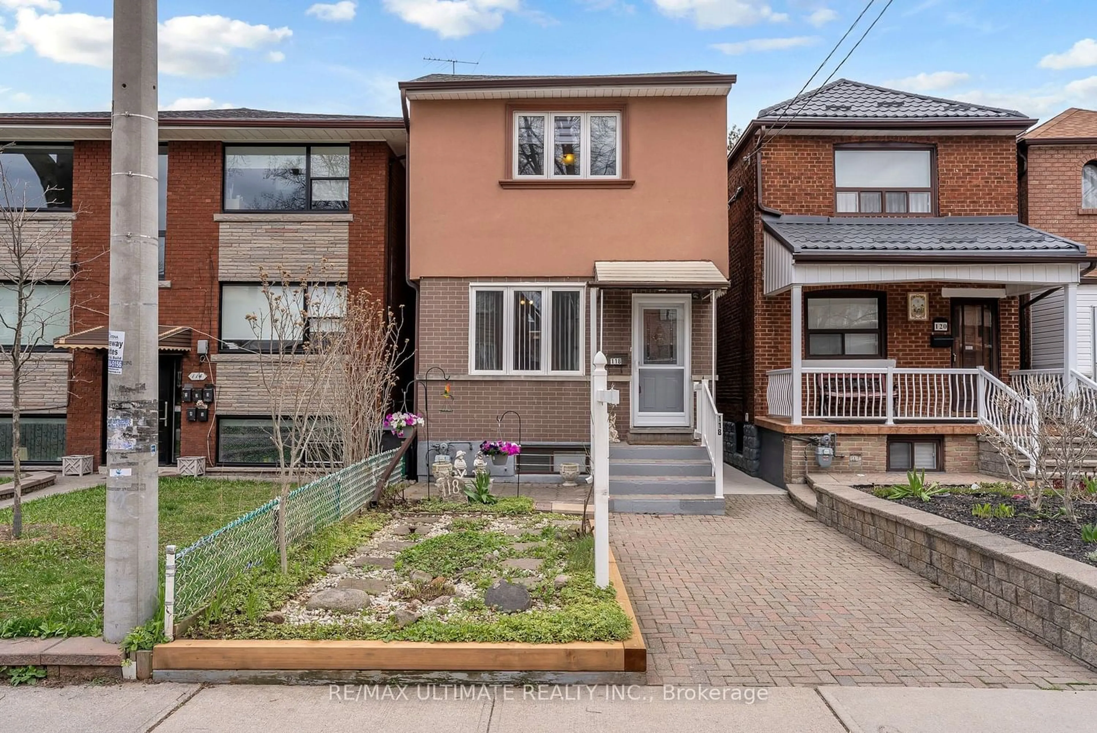 Home with brick exterior material for 118 Nairn Ave, Toronto Ontario M6E 4H1