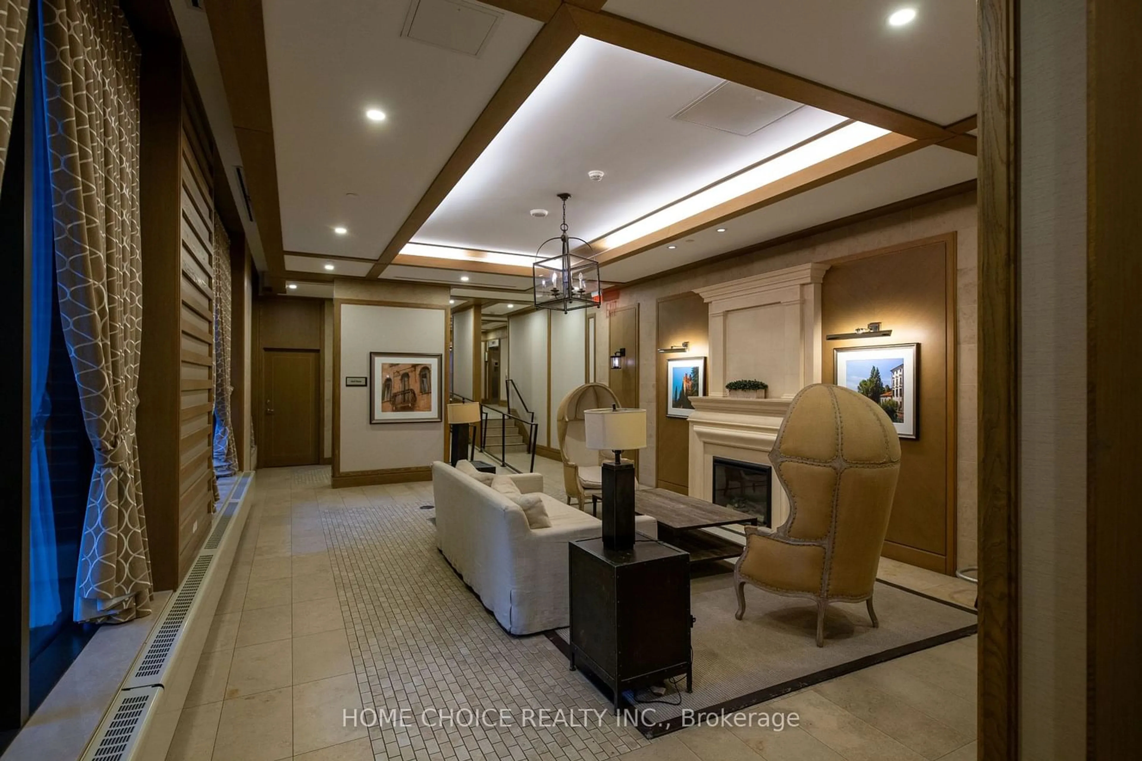 Indoor lobby for 830 Lawrence Ave #422, Toronto Ontario M6A 1C3