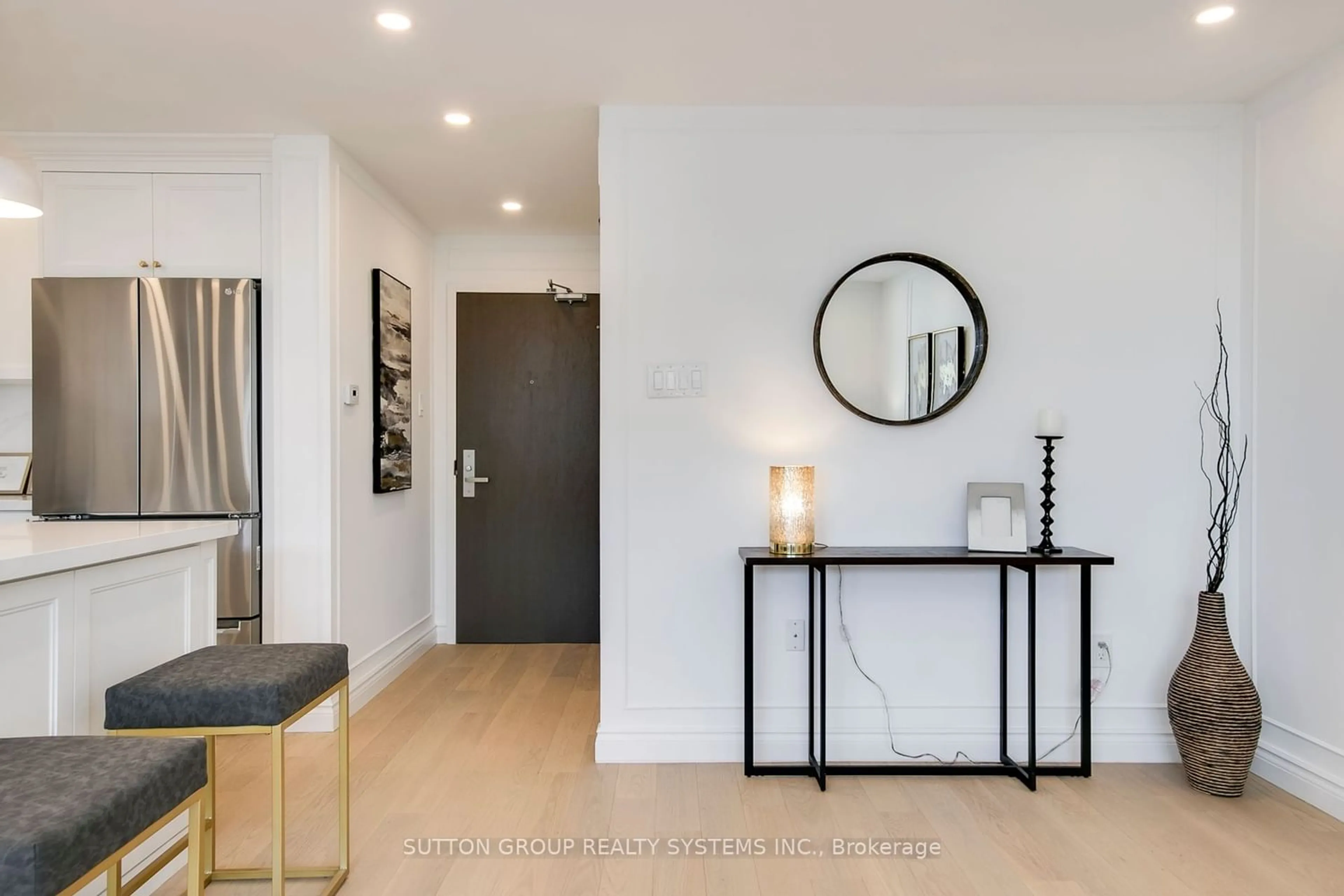 Indoor entryway for 65 Southport St #1101, Toronto Ontario M6S 3N6