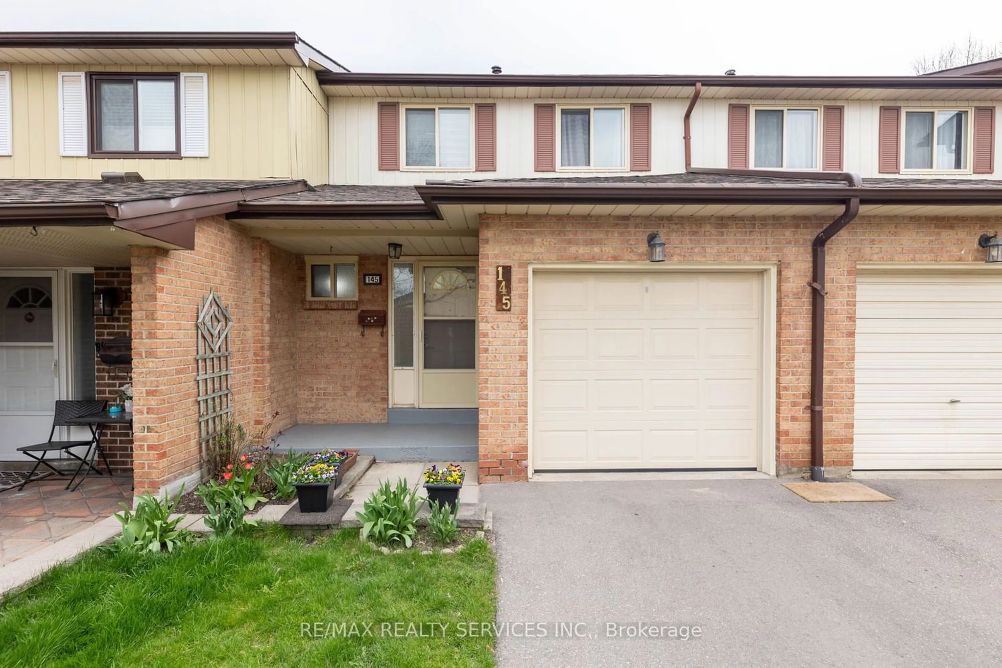 A pic from exterior of the house or condo for 145 Baronwood Crt, Brampton Ontario L6V 3H8