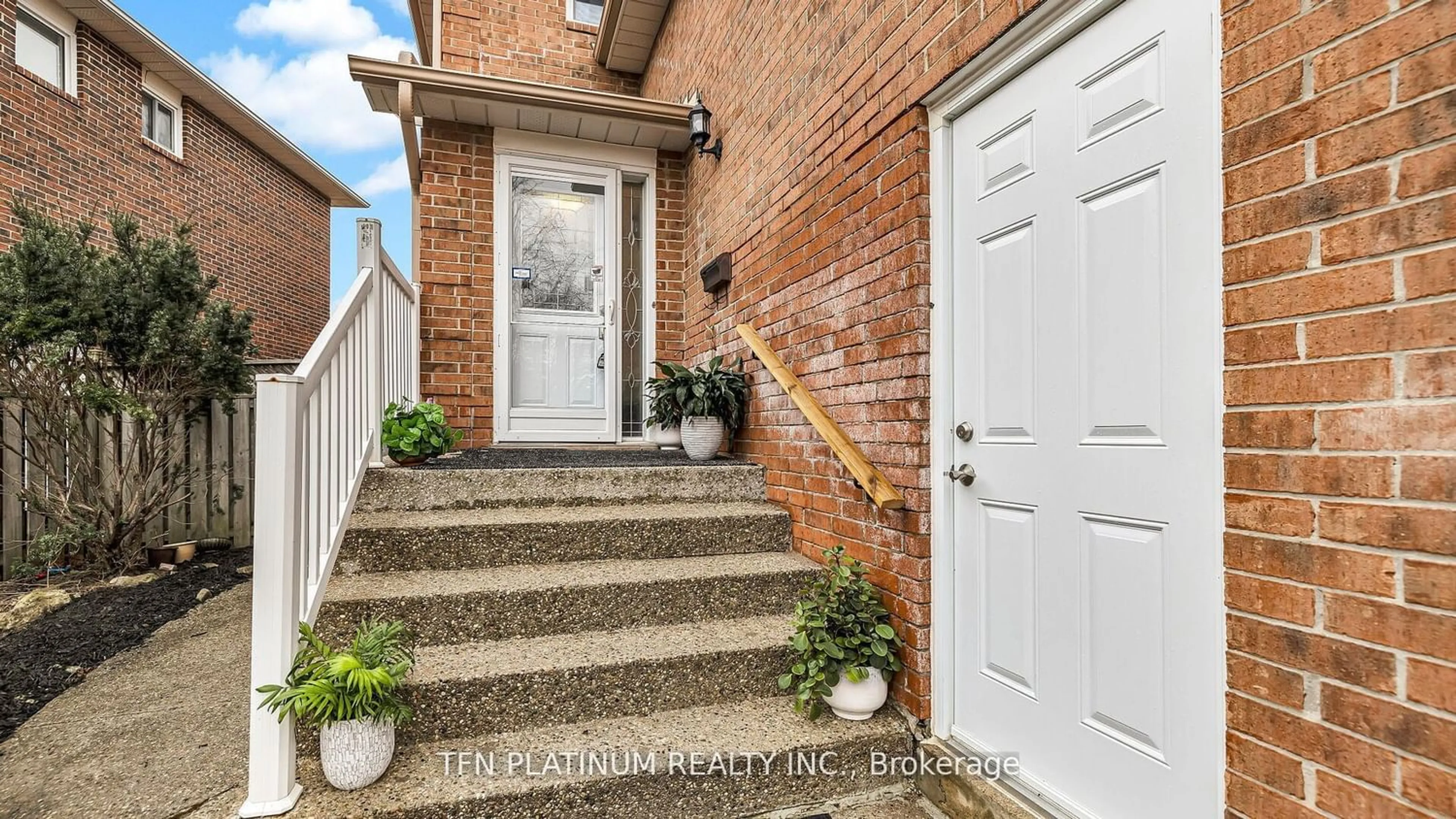 Indoor entryway for 46 Colchester Ave, Brampton Ontario L6Z 3S5