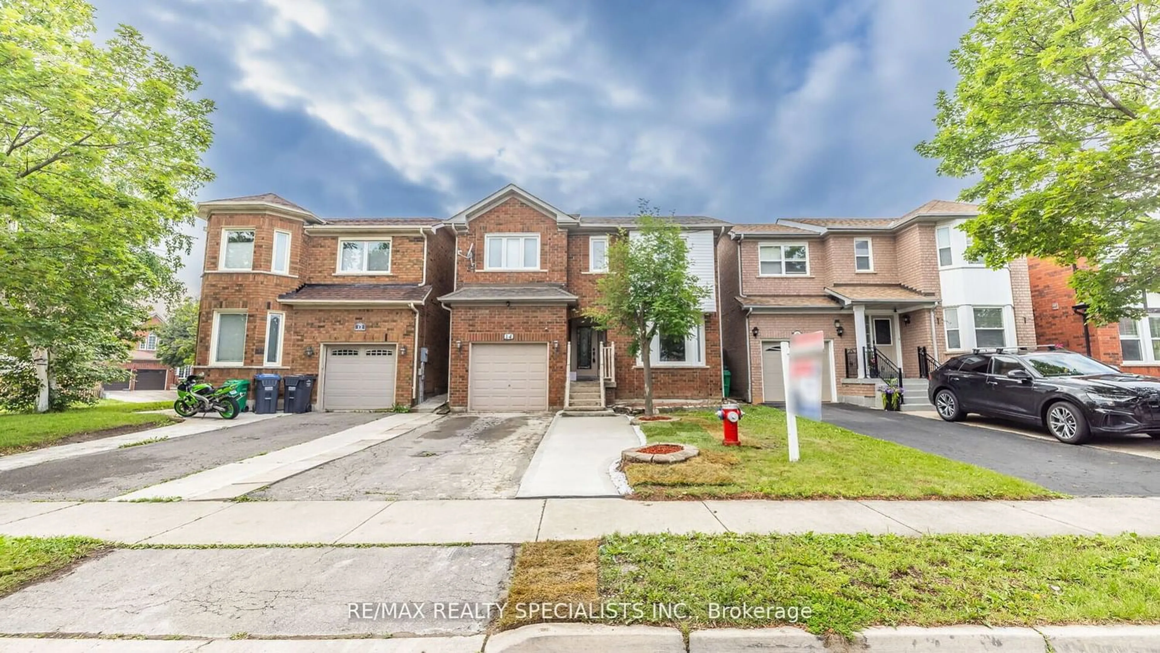 A pic from exterior of the house or condo for 14 Shady Pine Circ, Brampton Ontario L6R 1K2