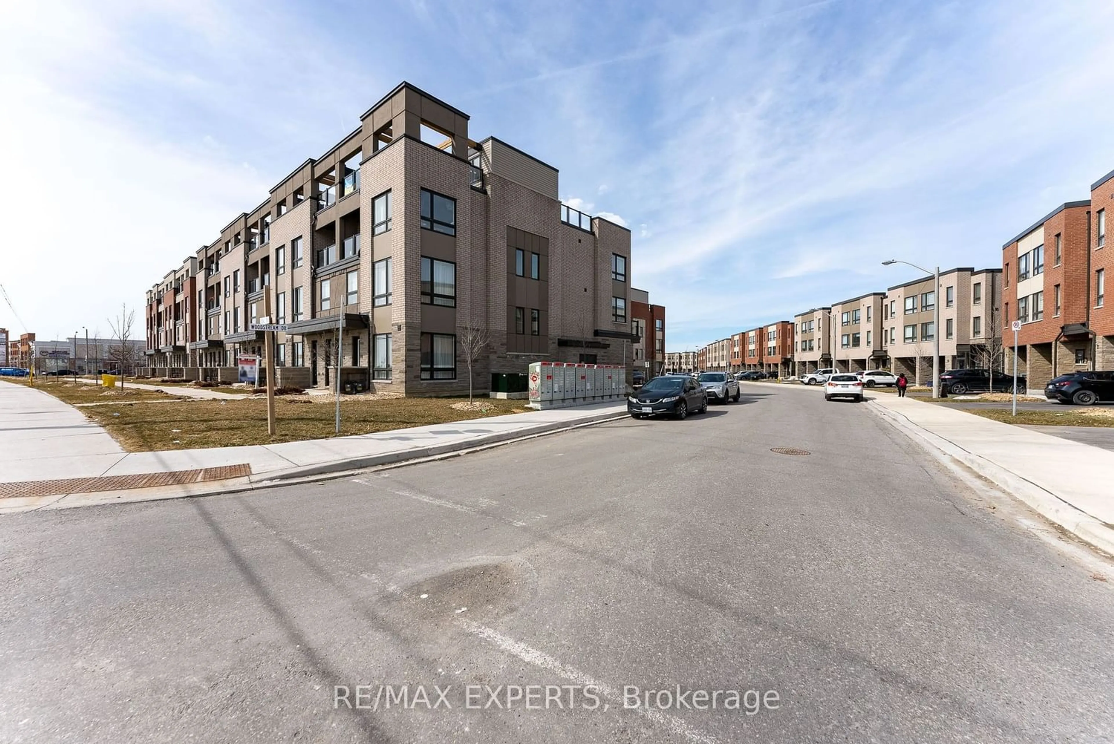 A pic from exterior of the house or condo for 620 Rexdale Blvd #1, Toronto Ontario M9W 0G1