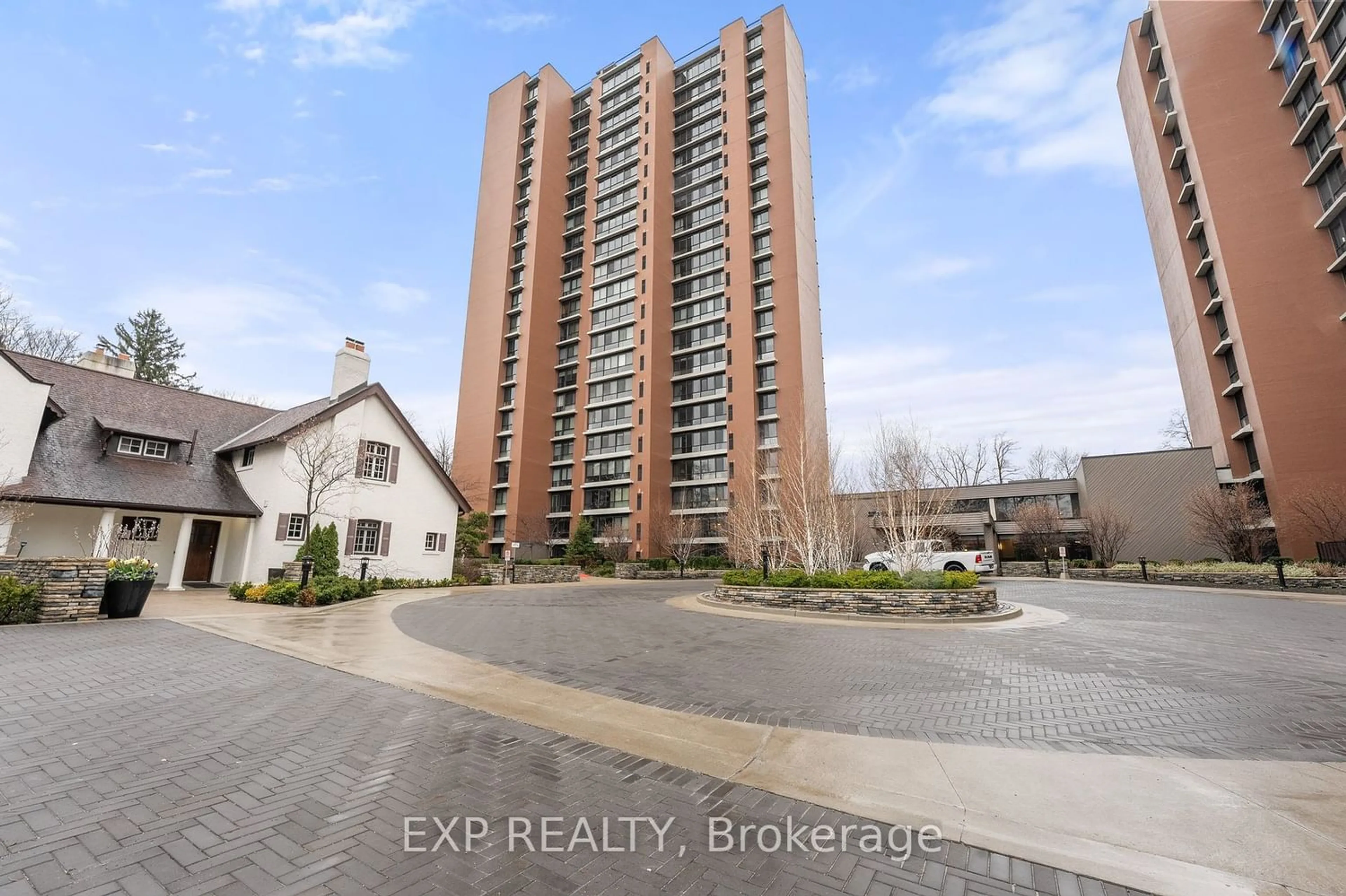 A pic from exterior of the house or condo for 1400 Dixie Rd #714, Mississauga Ontario L5E 3E1
